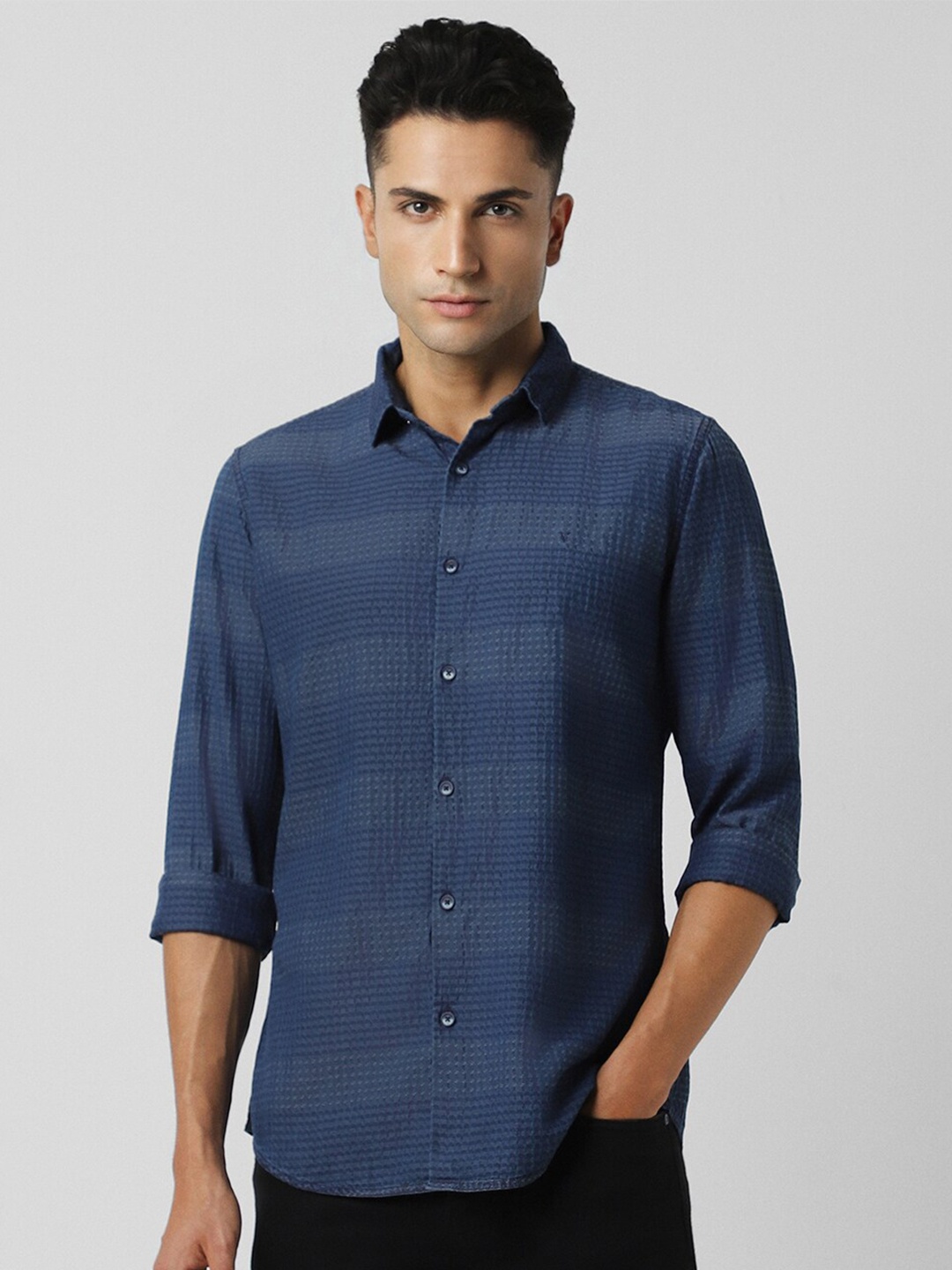 

VAN HEUSEN DENIM LABS Slim Fit Checked Opaque Cotton Casual Shirt, Navy blue