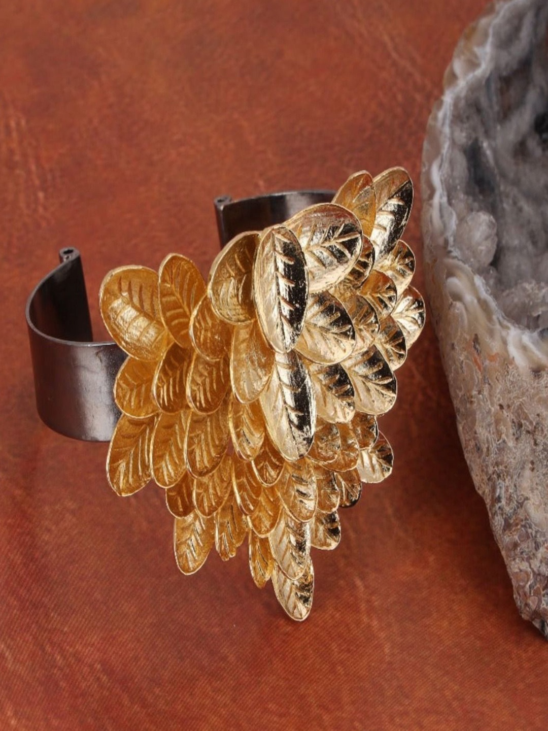 

Trupti Mohta Women Brass Gold-Plated Cuff Bracelet