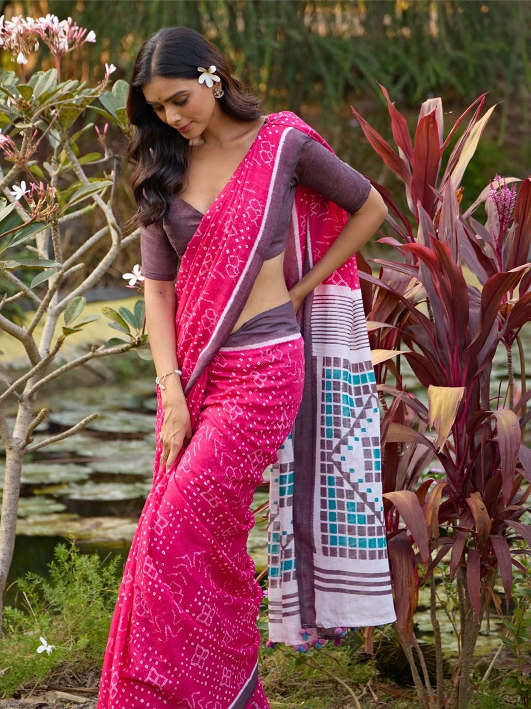 

CHUDIYA Bandhani Pure Linen Saree, Pink