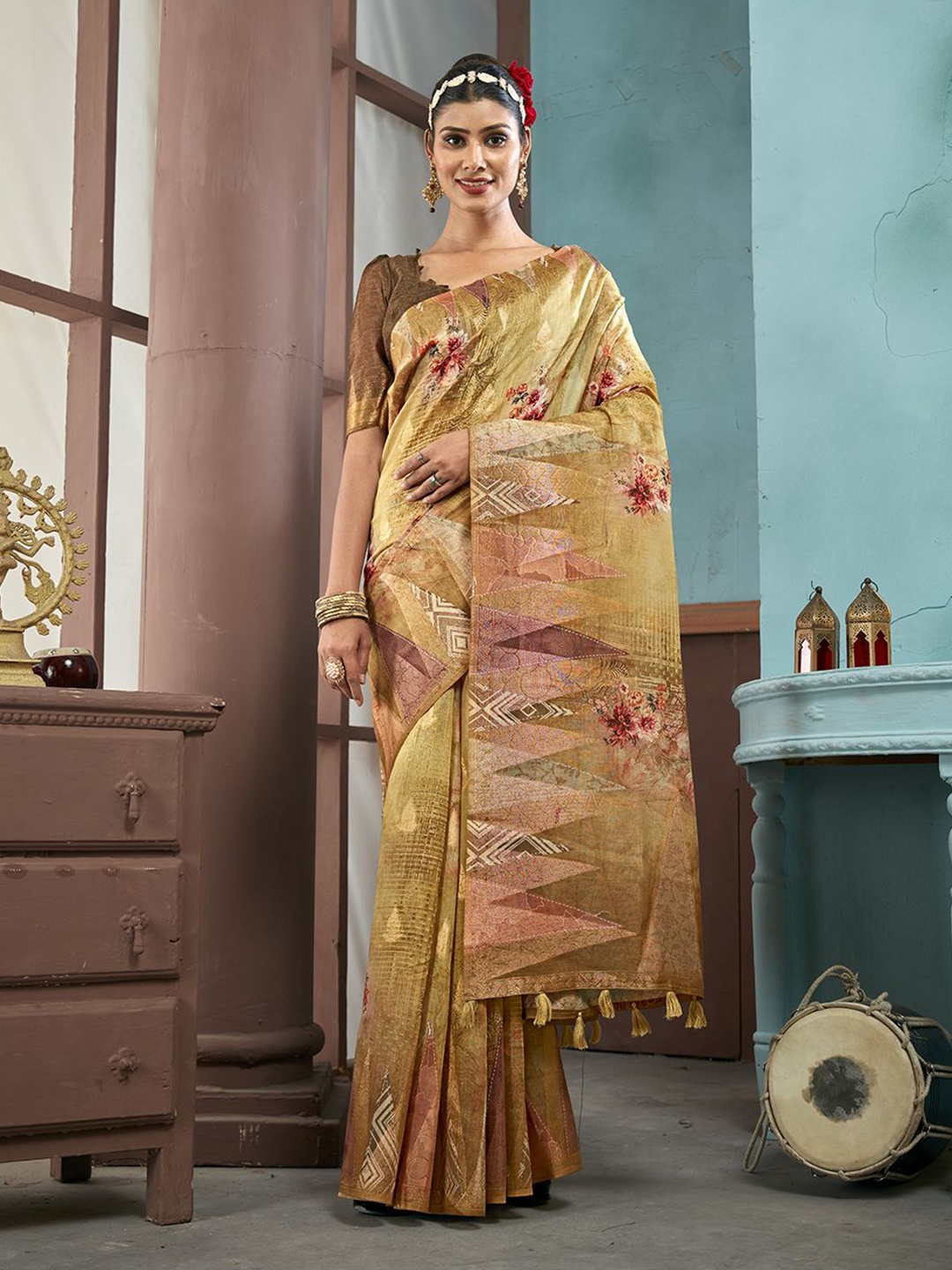 

Panchaamrit Floral Woven Design Zari Banarasi Saree, Gold