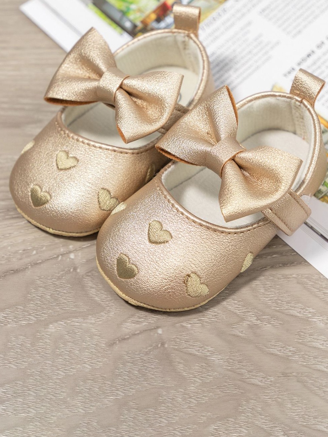 

NESKA MODA Girls Booties, Gold