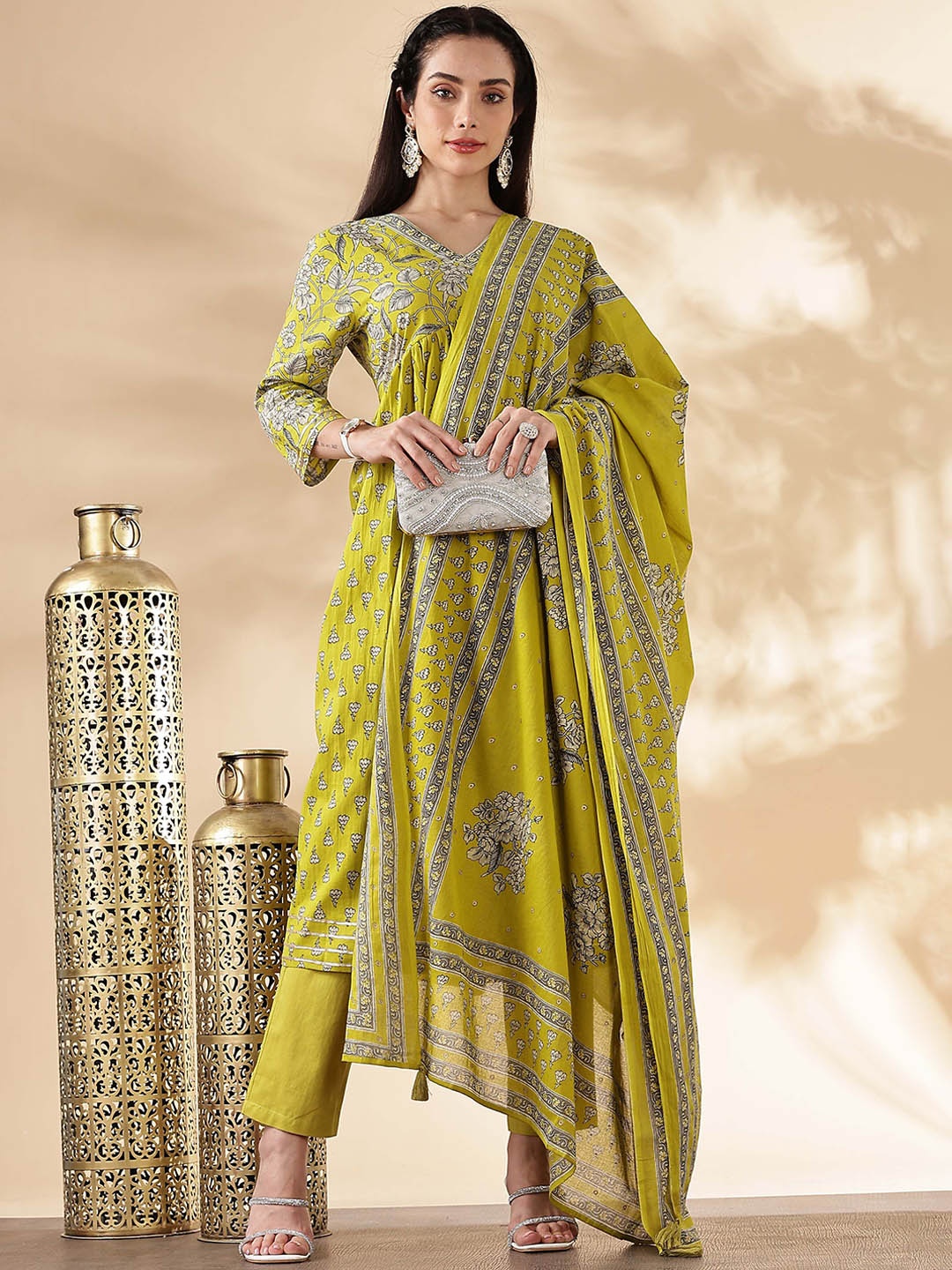 

Anouk Green Floral Printed V-Neck Empire Kurta With Trousers & Dupatta