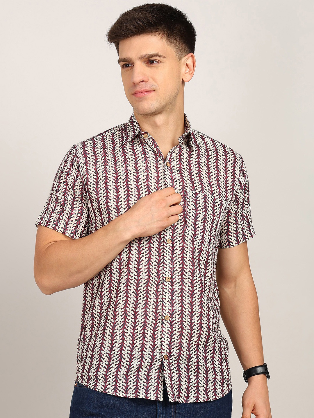 

Label Ceres Men Classic Fit Spread Collar Abstract Printed Cotton Casual Shirt, Maroon