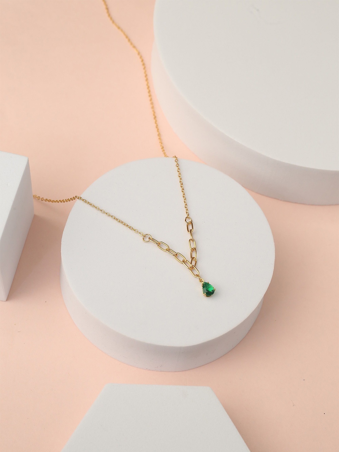 

Zabby Allen Gold-Plated Artificial Stones Studded Teardrop Shaped Pendant Chain