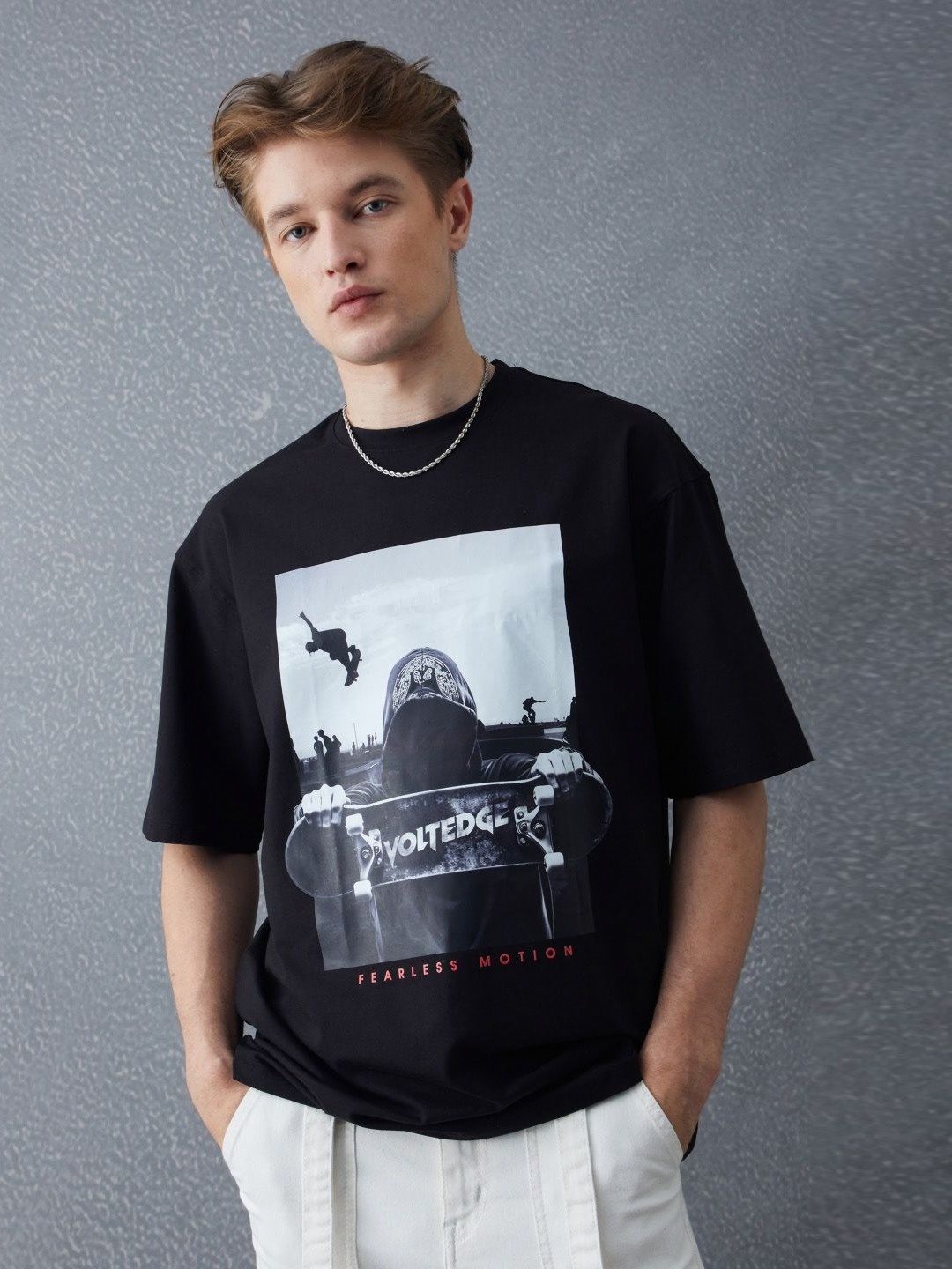 

VOLTEDGE Men Graphic Printed Round Neck Cotton Oversized T-shirt, Black