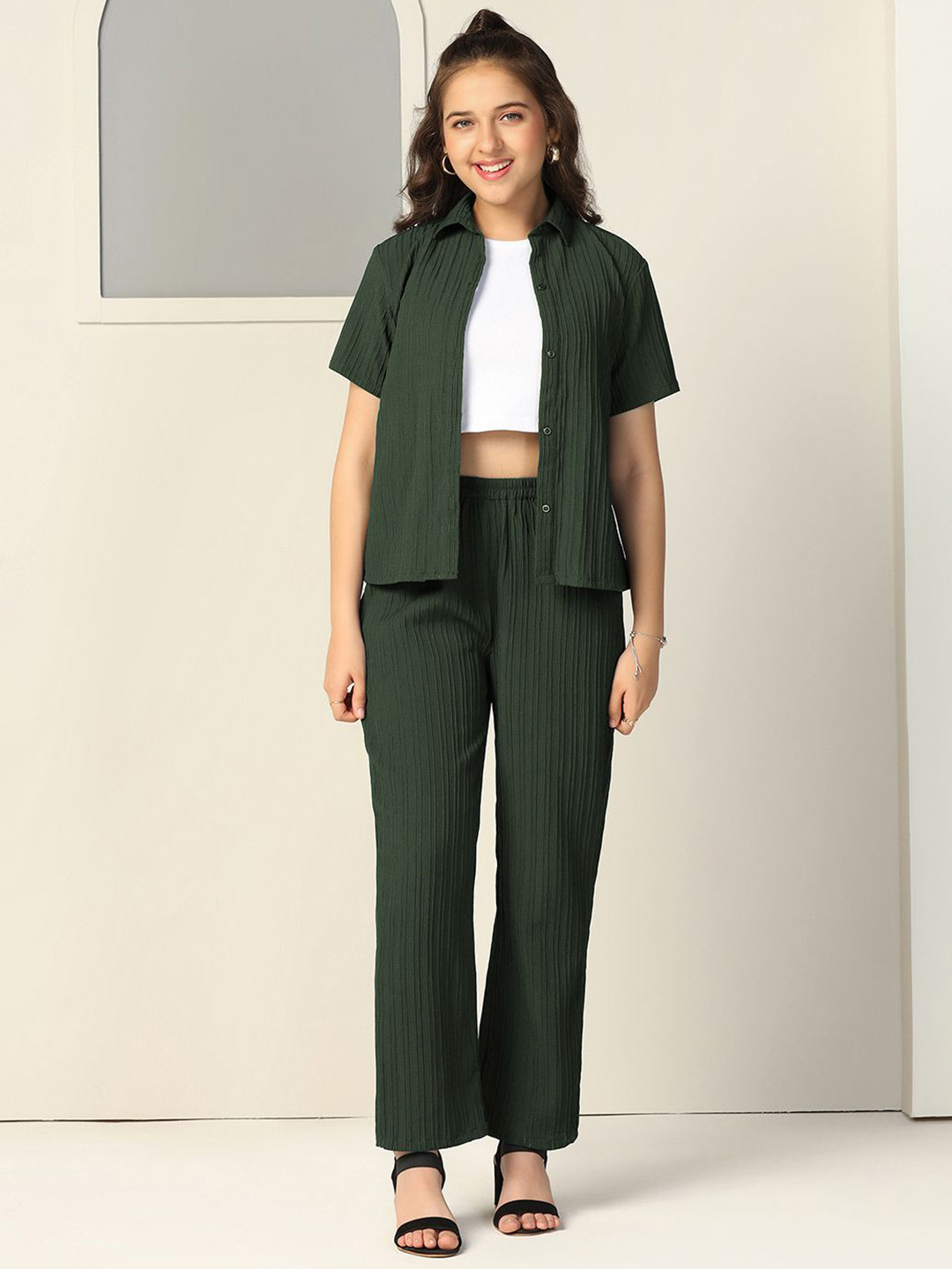 

YK Girls Short Sleeves Shirt With Trousers And T-shirt, Olive