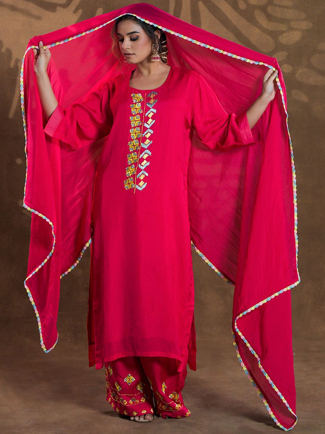 

Phulkari Forever Geometric Embroidered Pure Organza Straight Kurta With Palazzos & Dupatta, Pink