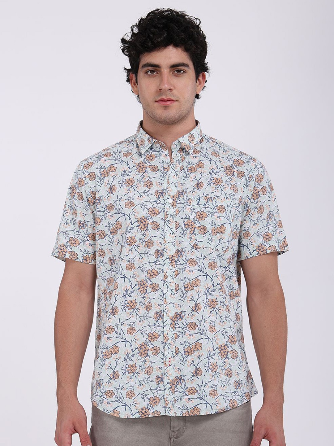 

Indian Terrain Men Classic Fit Spread Collar Floral Printed Cotton Casual Shirt, Green