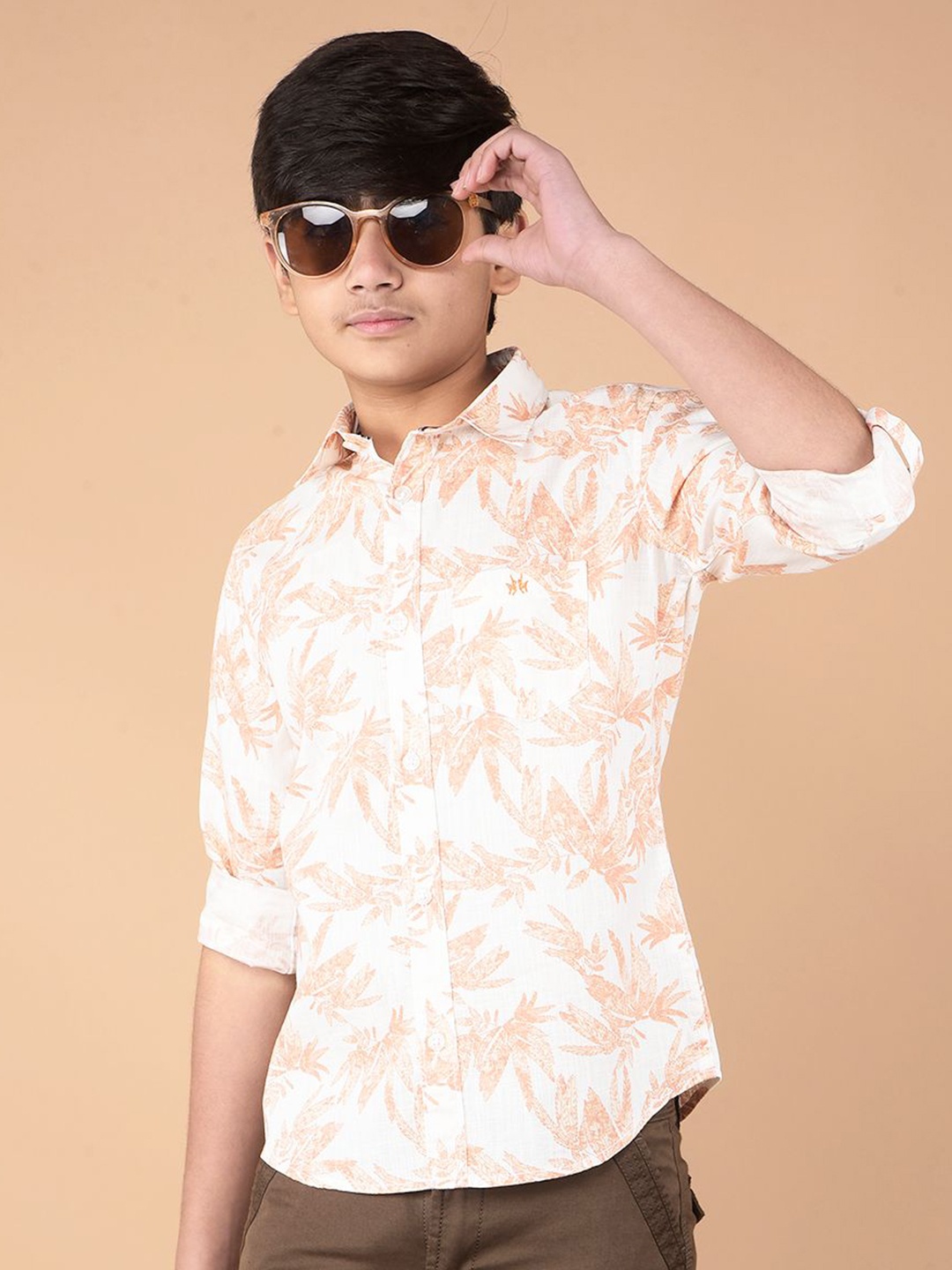 

Crimsoune Club Boys Classic Fit Spread Collar Floral Printed Cotton Casual Shirt, Peach