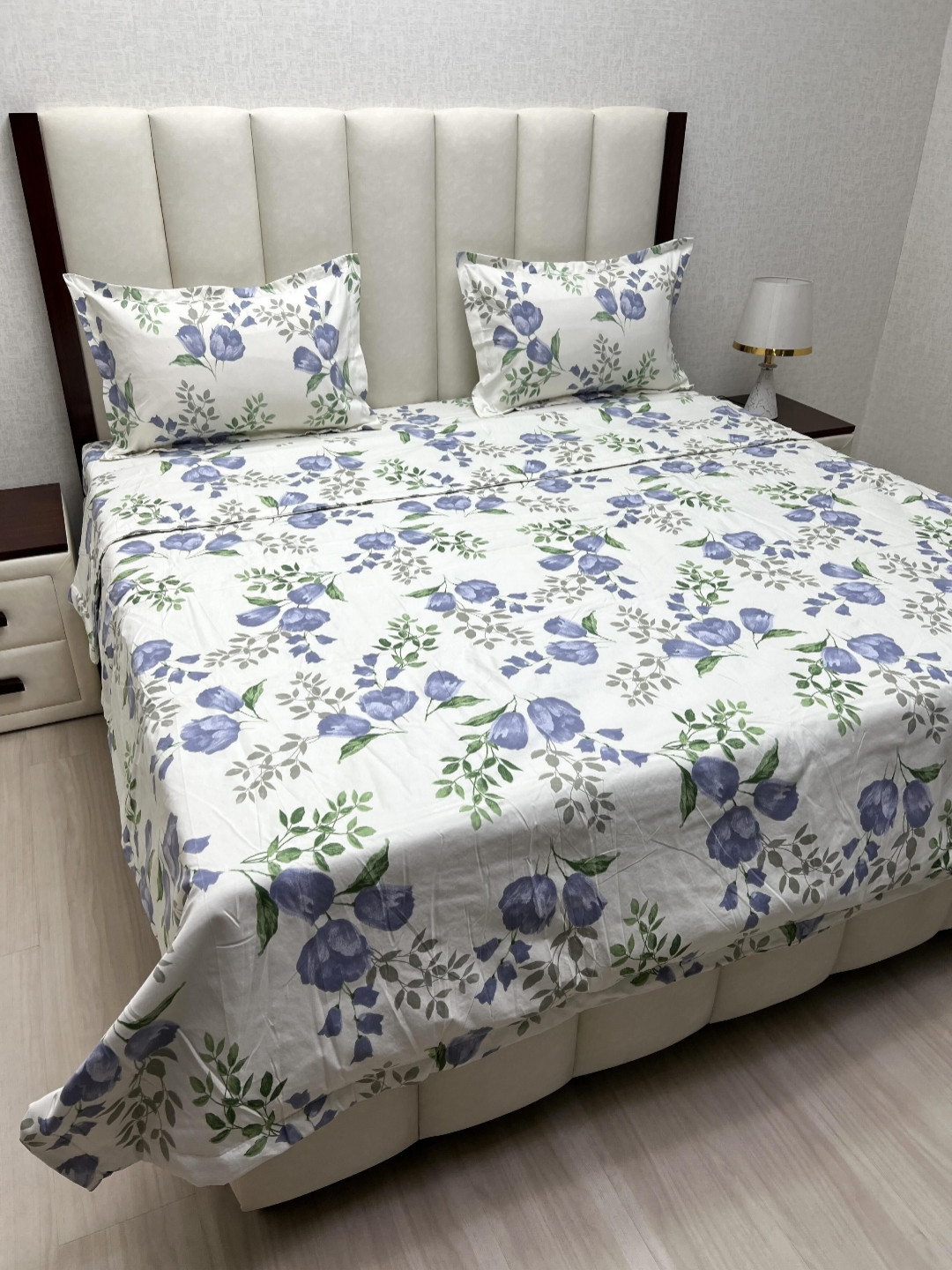

Pure Decor White & Blue Floral Printed Fine Double King Size Bedding Set