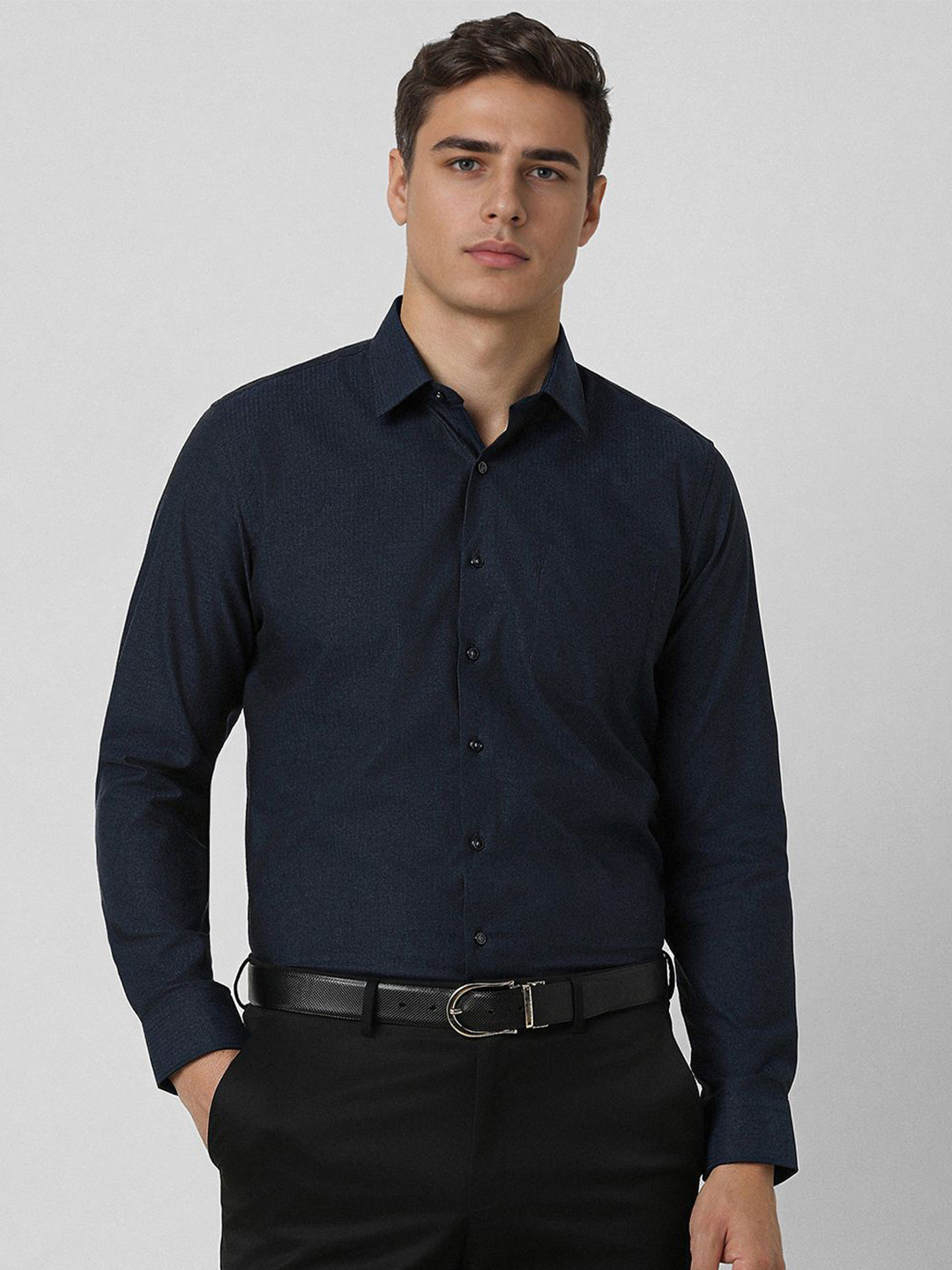 

Van Heusen Men Slim Fit Spread Collar Vertical Striped Cotton Formal Shirt, Navy blue