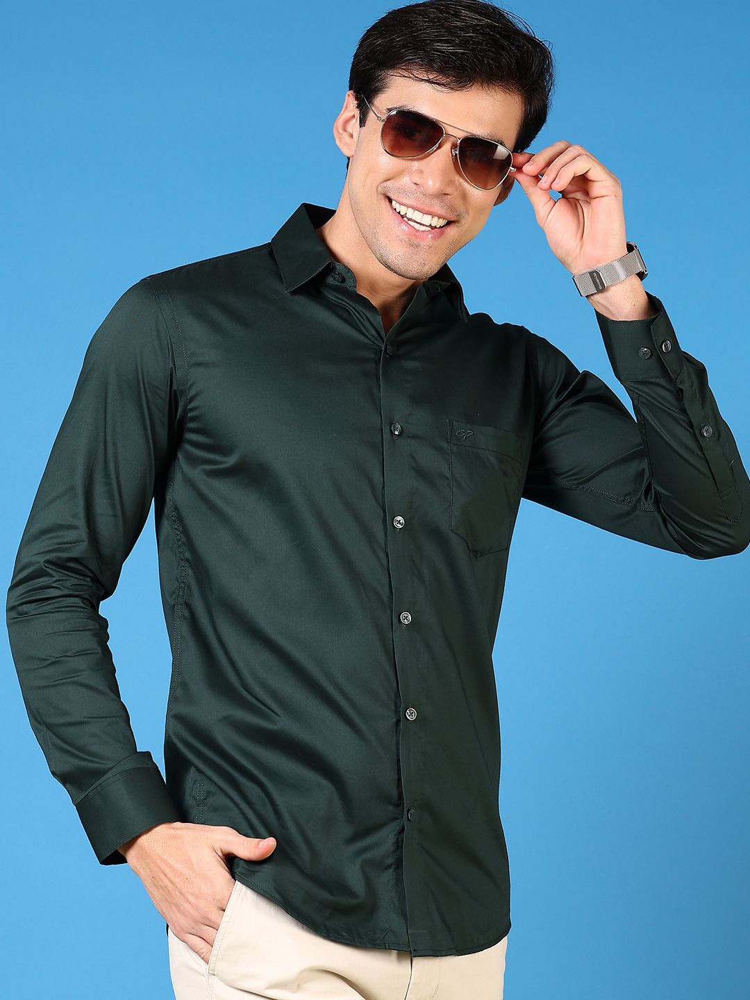 

V-Mart Men Spread Collar Solid Cotton Casual Shirt, Green