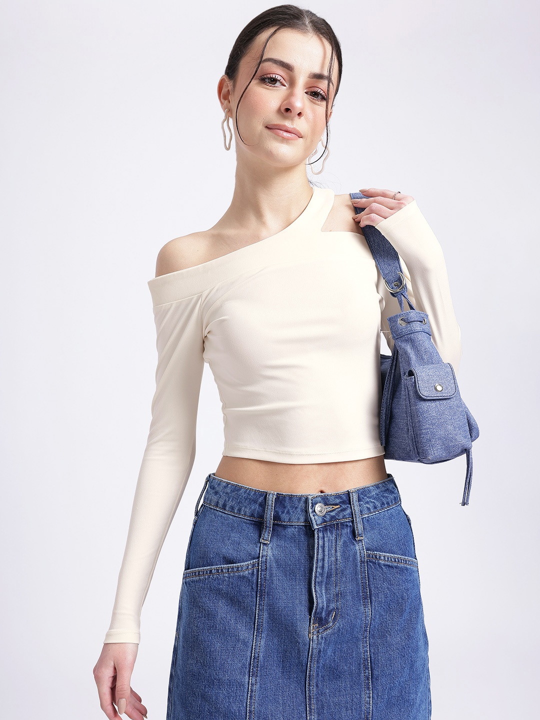 

glitchez Sleek Side One-Shoulder Crop Top, Cream