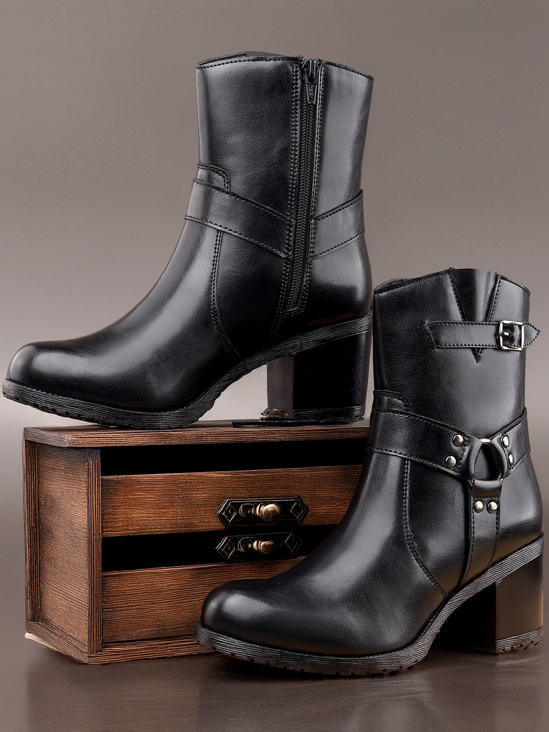 

Bxxy Women Classic High Ankle Zipper Boots with Ring Design, Black