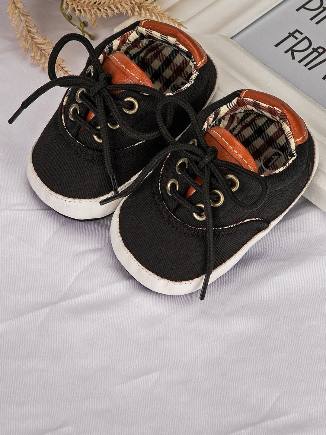 

NESKA MODA Unisex Kids Cotton Booties, Black