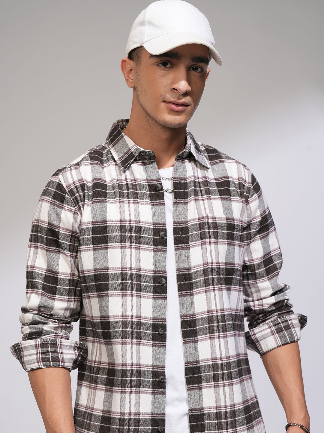 

HIGHLANDER Men Grindle Flannel Textured Checked Casual Shirt, Off white