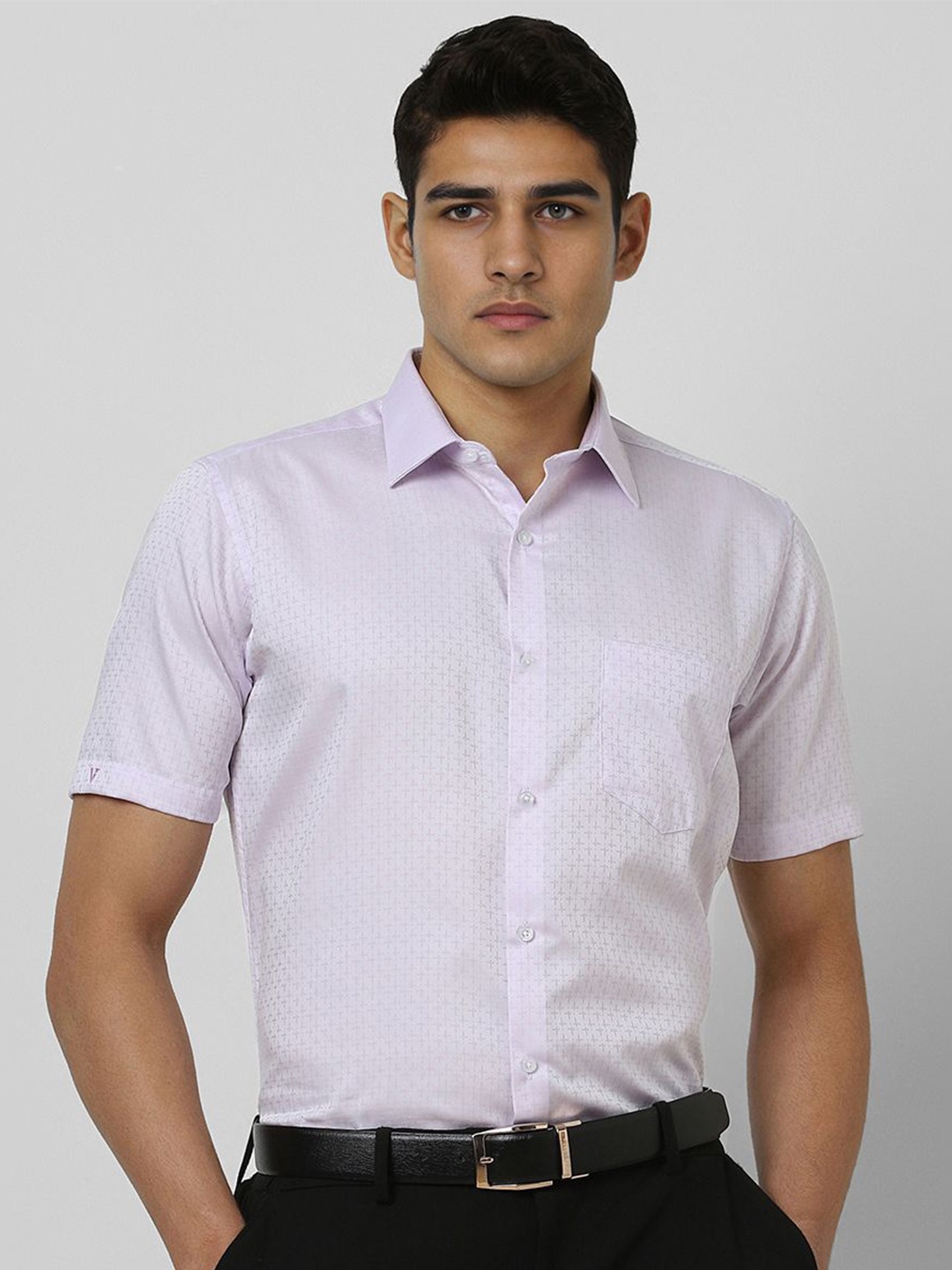 

Van Heusen Men Spread Collar Textured Cotton Casual Shirt, Lavender