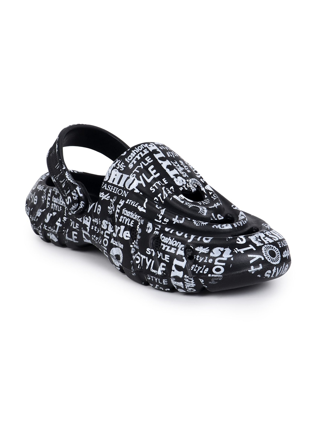 

KAPYANSH Men Printed Croslite Clogs, Black