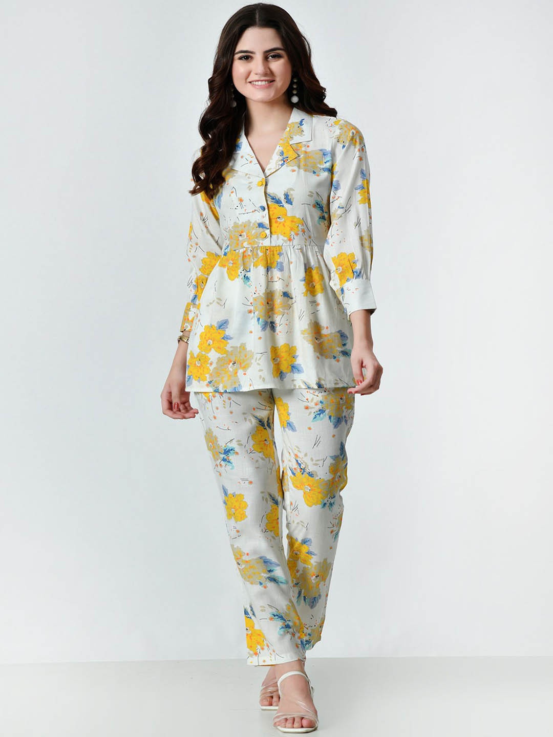 

VAPPSYAM Floral Printed Shirt Collar Kurti With Trousers, White