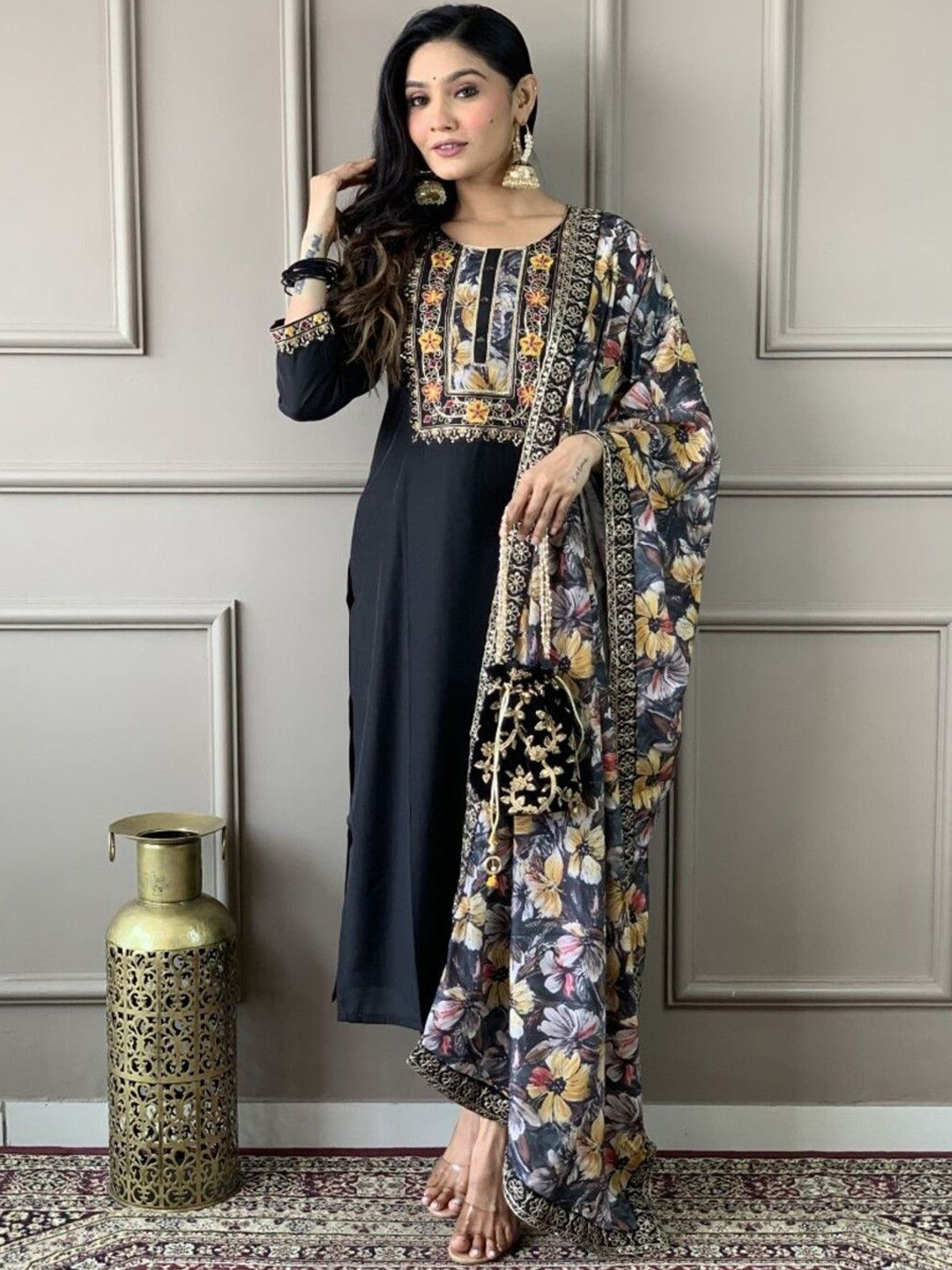 

DIVASTRI Floral Embroidered Zari Straight Kurta With Trousers And Dupatta, Black