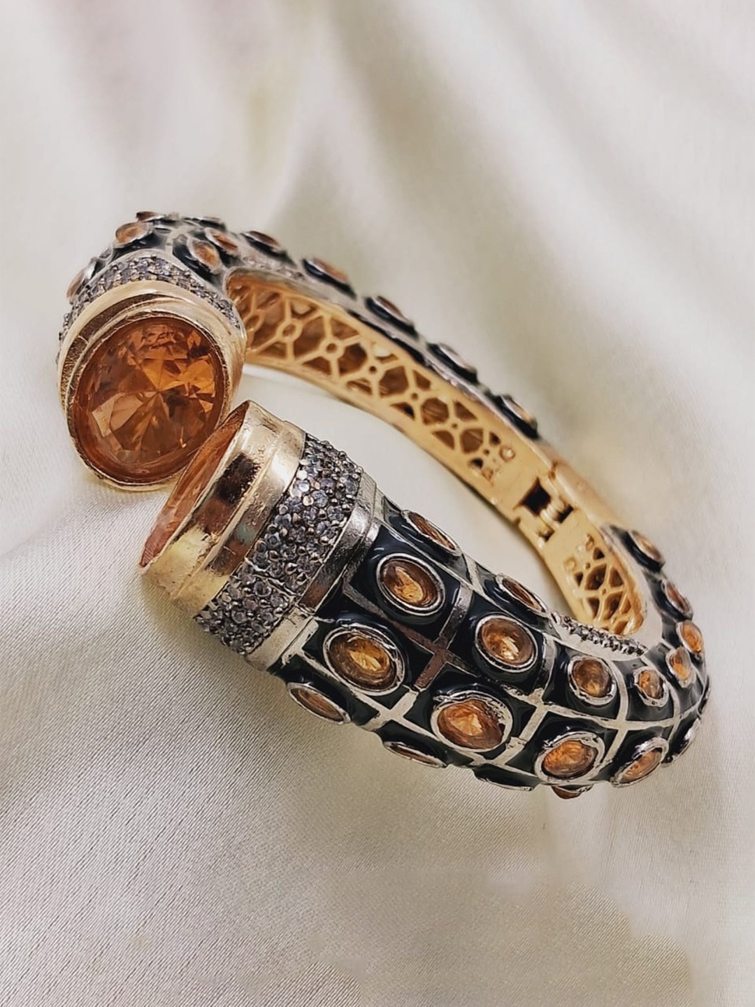 

QUEENS JEWELS Brass Artificial Stones Gold-Plated Kada Bracelet, Yellow