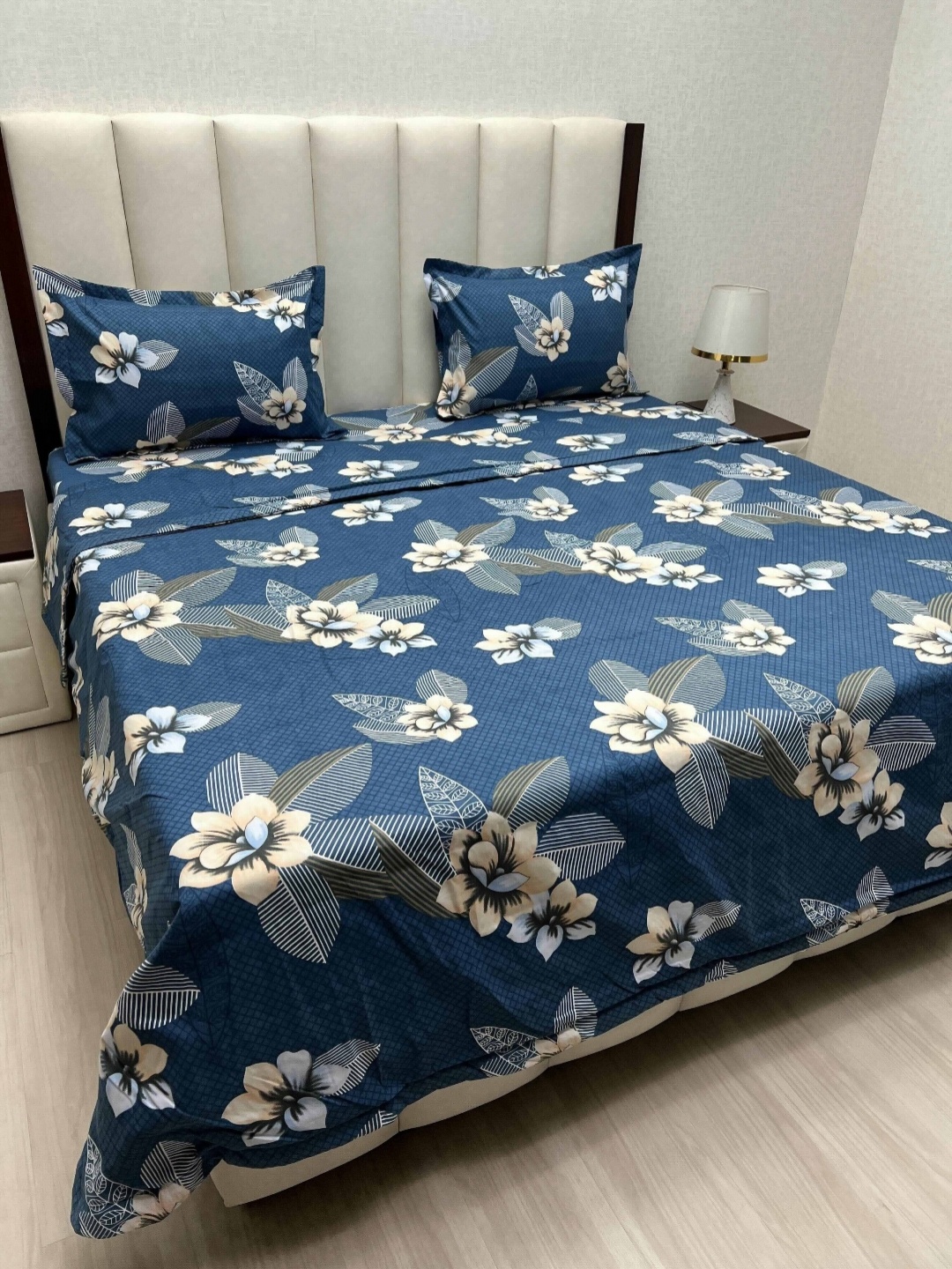 

Pure Decor Blue & White 4 Pieces Floral Printed Fine Double King Size Bedding Set