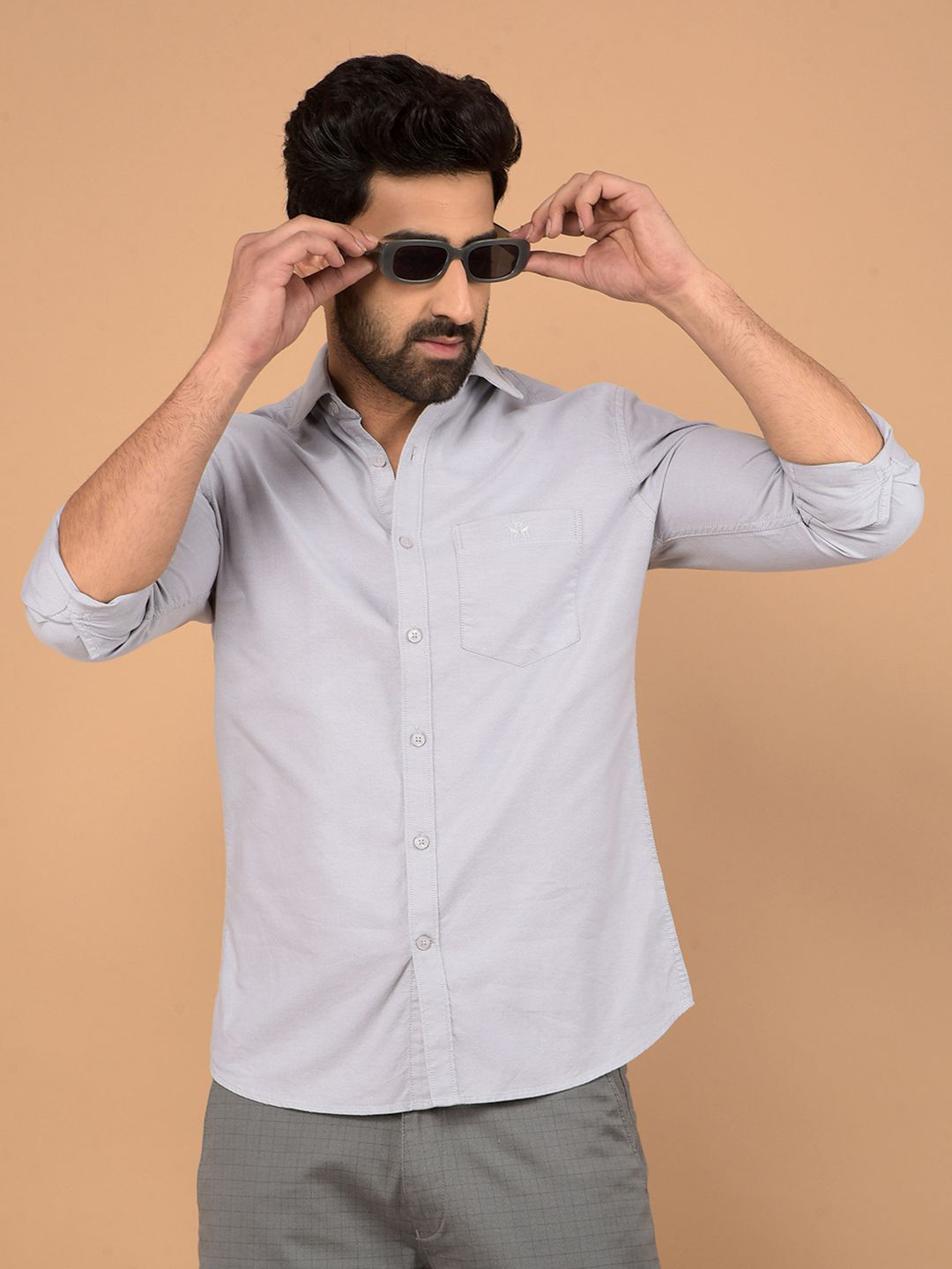 

Crimsoune Club Men Classic Slim Fit Spread Collar Solid Cotton Casual Shirt, Grey