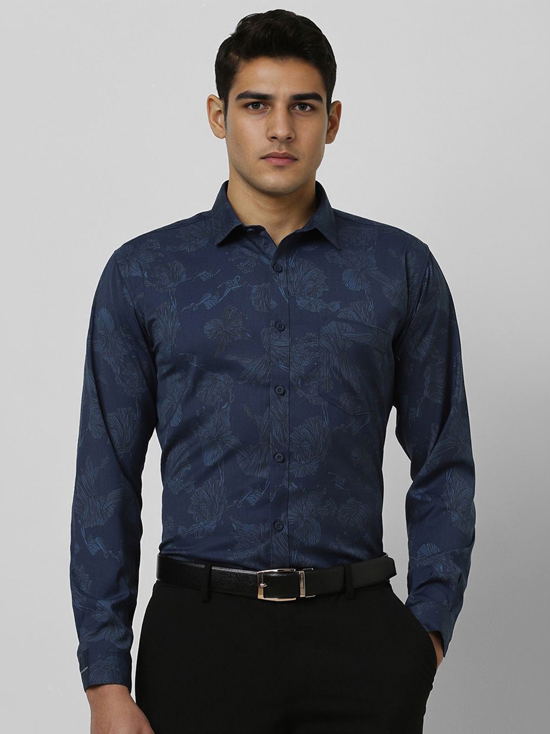 

V Dot Men Slim Fit Spread Collar Floral Printed Formal Shirt, Navy blue