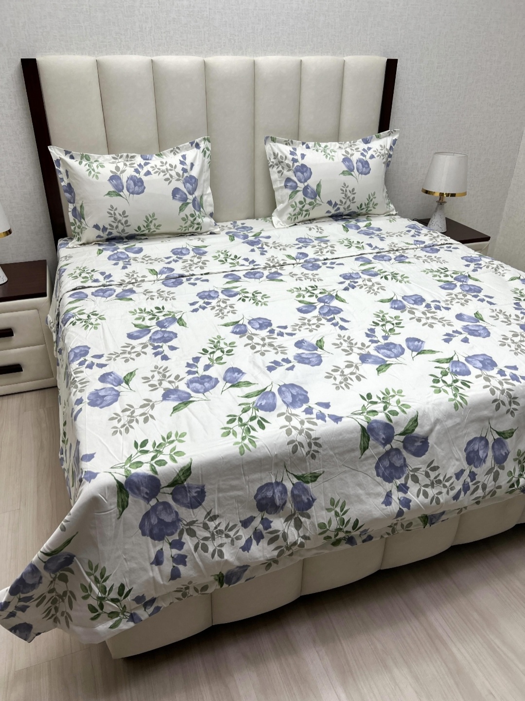

Pure Decor White & Blue Floral Printed Fine Double King Size Bedding Set