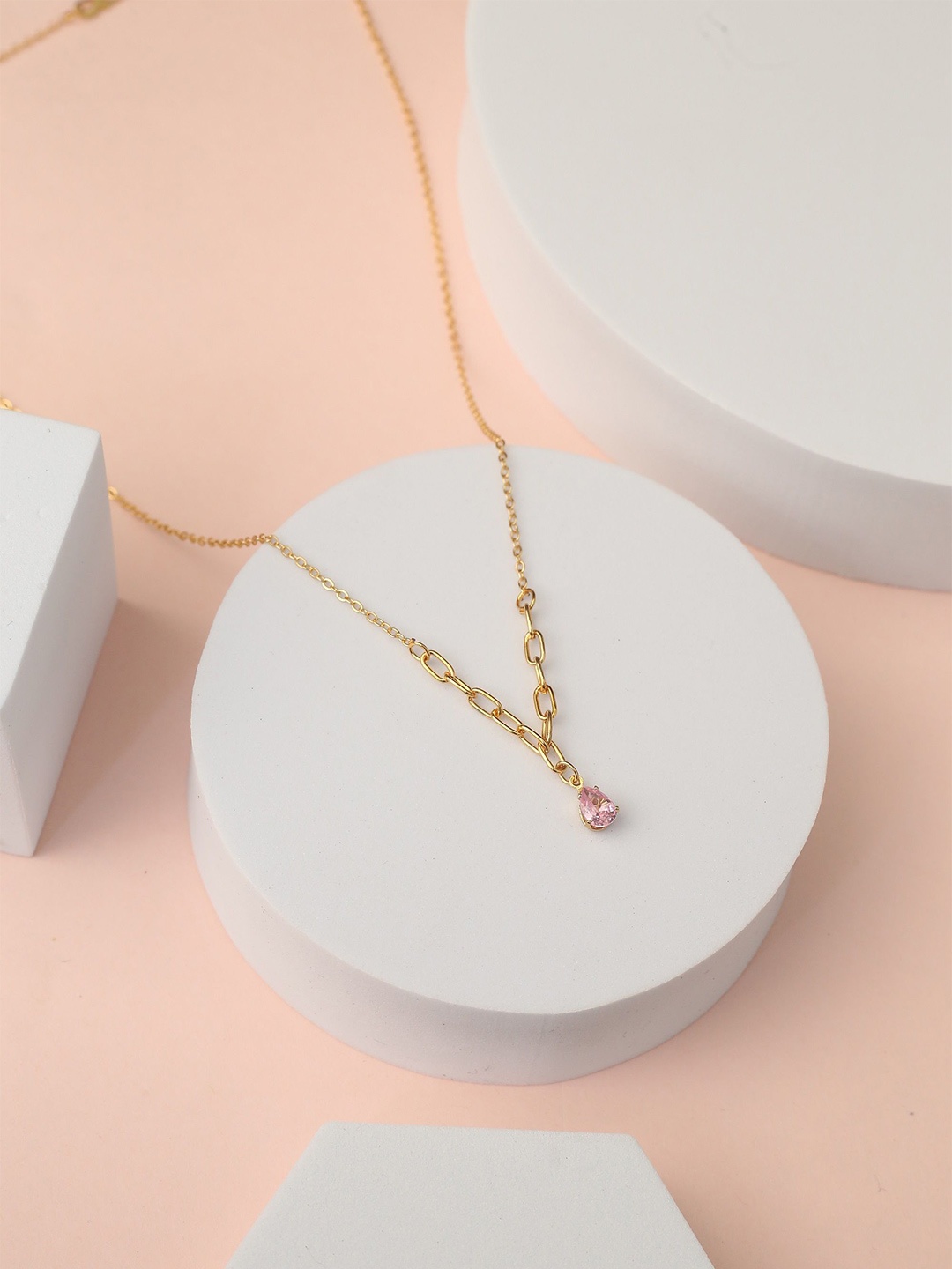 

Zabby Allen Gold-Plated Artificial Stones Studded Teardrop Shaped Pendant Chain