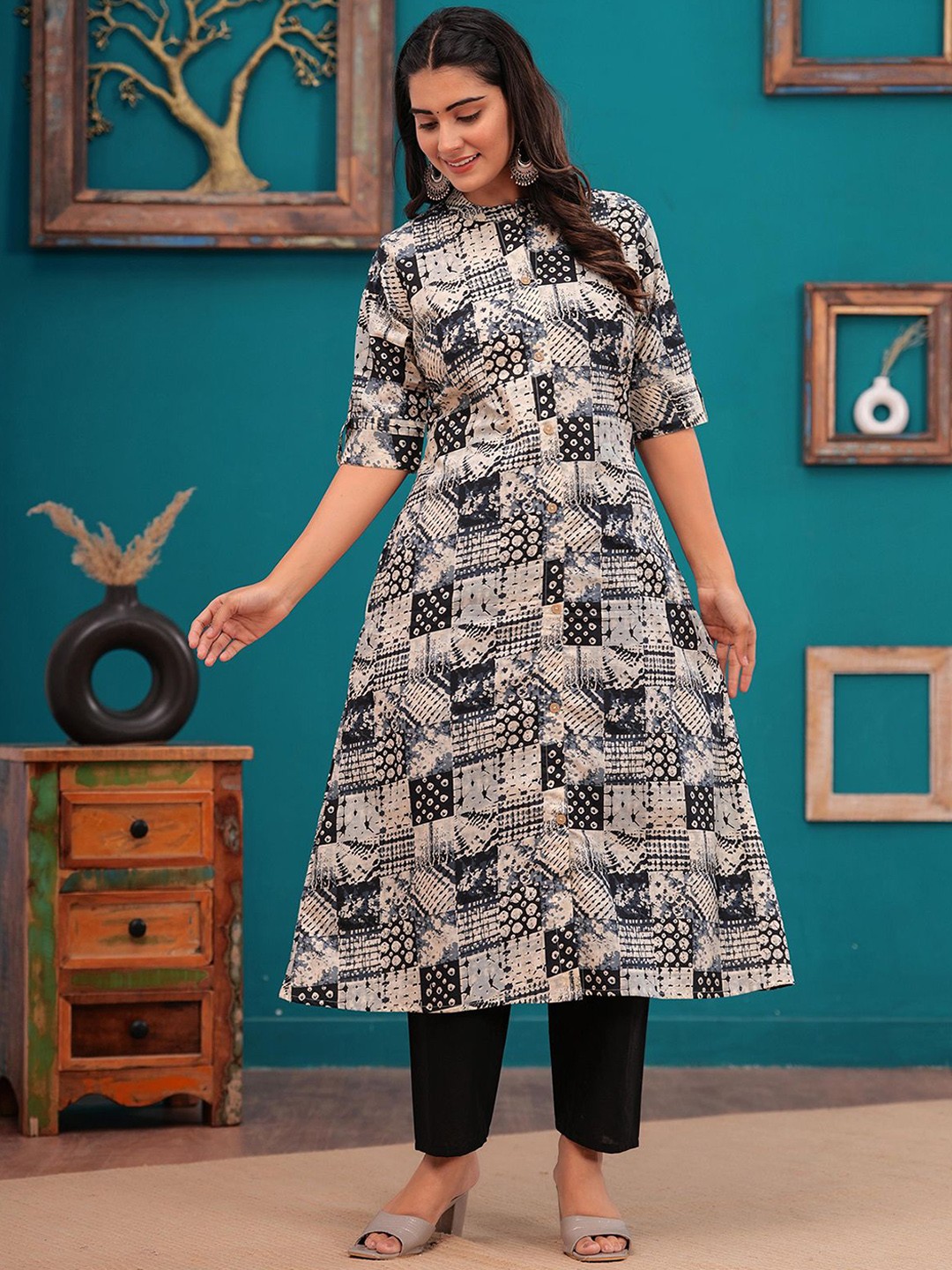 

Be You Abstract Printed Mandarin Collar A-Line Kurta With Trousers, Black