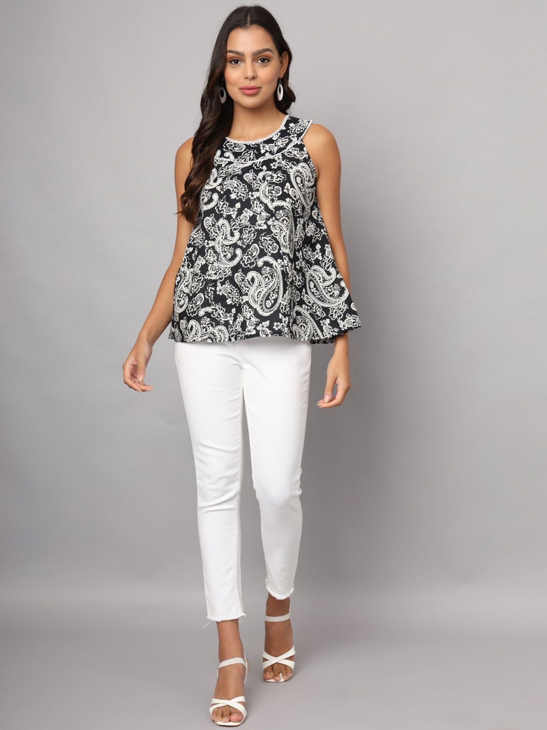 

JAPER KURTI Women Floral Printed Cotton Top, Black
