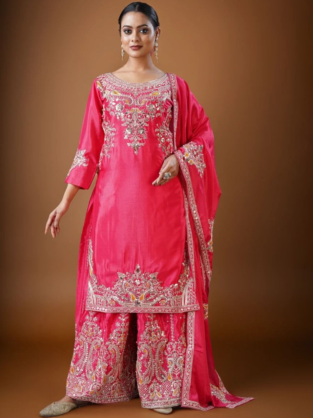 

BHARODIYA ENTERPRISES Floral Embroidered Sequinned Straight Kurta With Palazzos & Dupatta, Pink