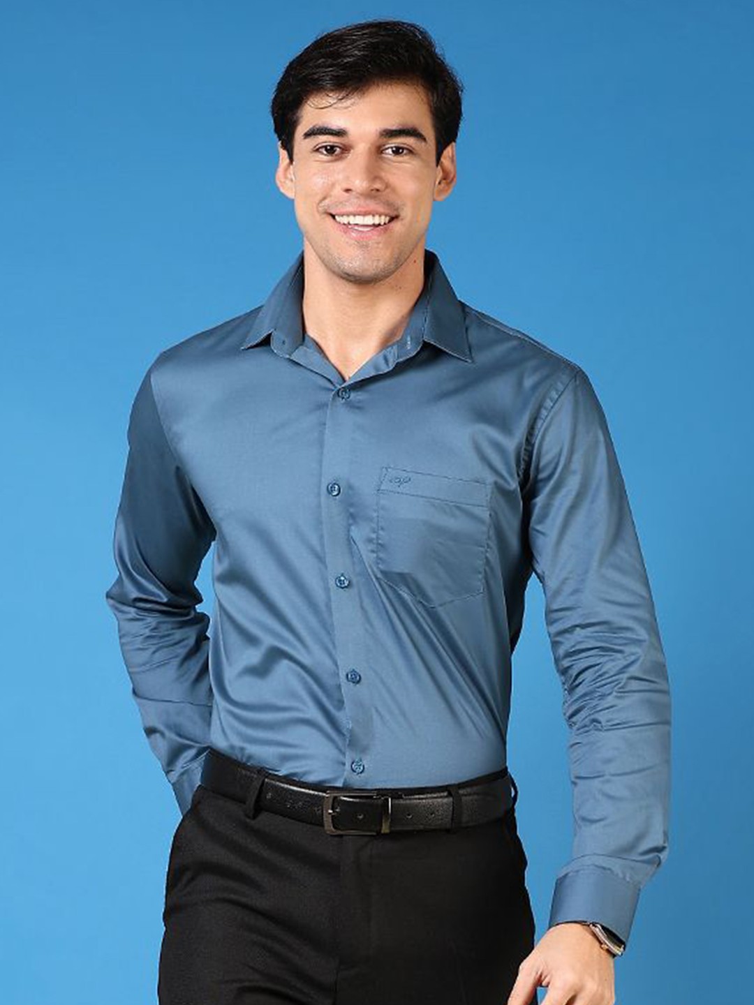 

V-Mart Men Slim Fit Spread Collar Solid Cotton Formal Shirt, Blue
