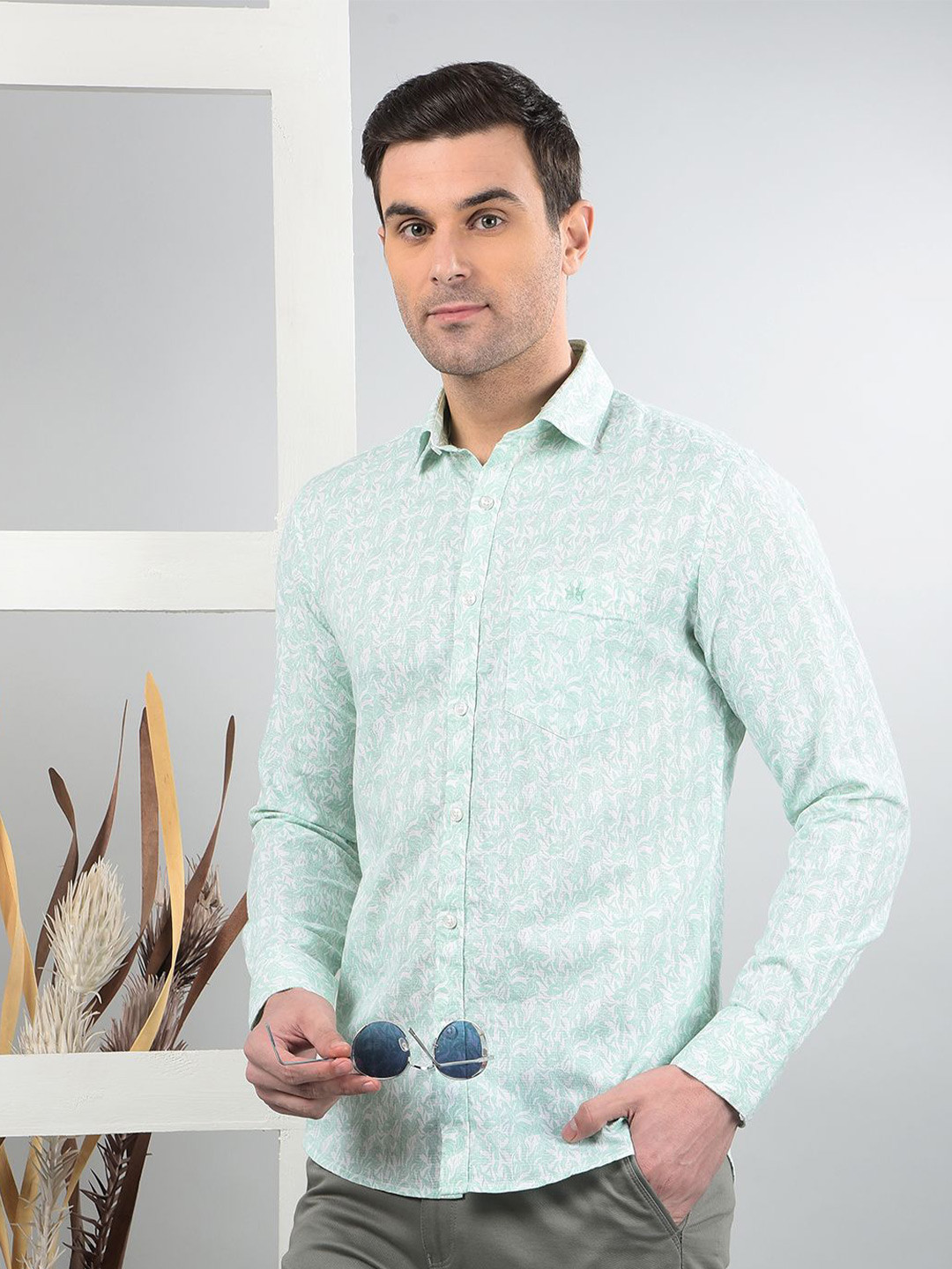

Crimsoune Club Men Classic Slim Fit Spread Collar Floral Printed Cotton Casual Shirt, Blue