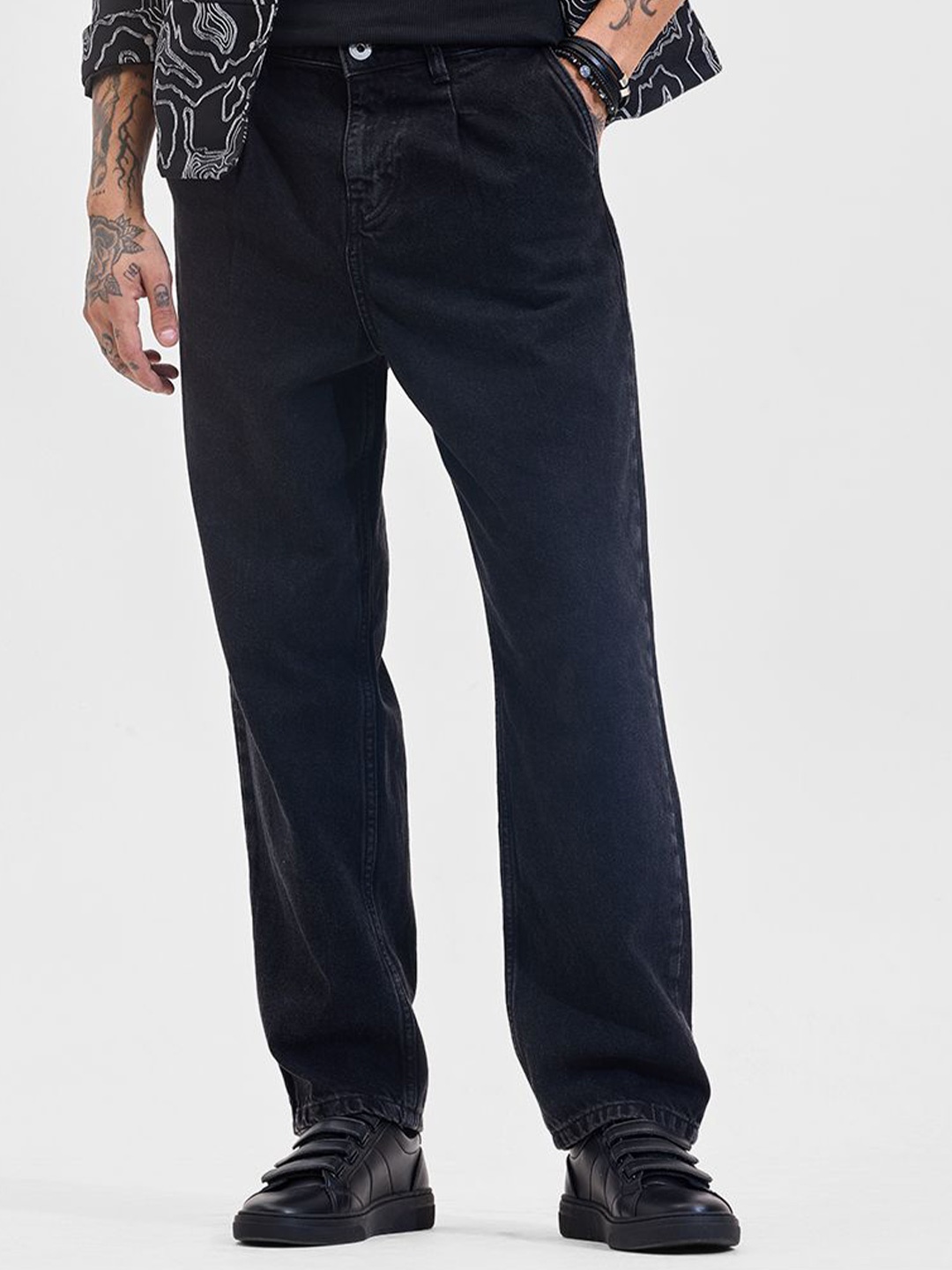 

Snitch Men Black Solid Relaxed Mid Rise Jeans