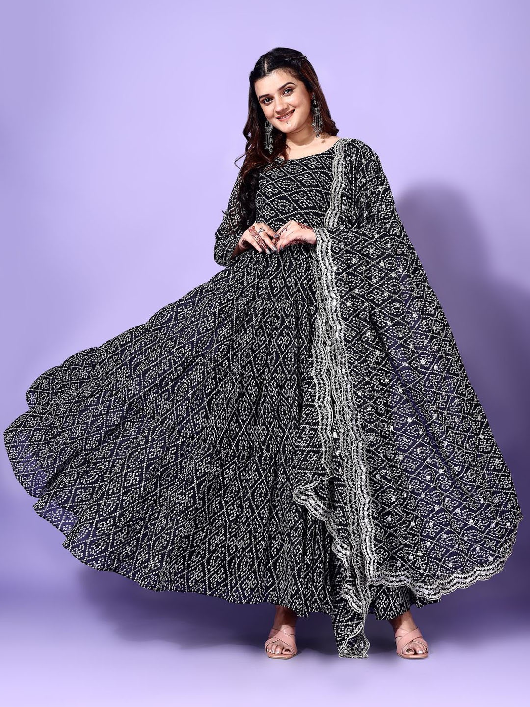 

YOYO Fashion Women Bandhani Printed Tiered Kurta with Pyjamas & With Dupatta, Black