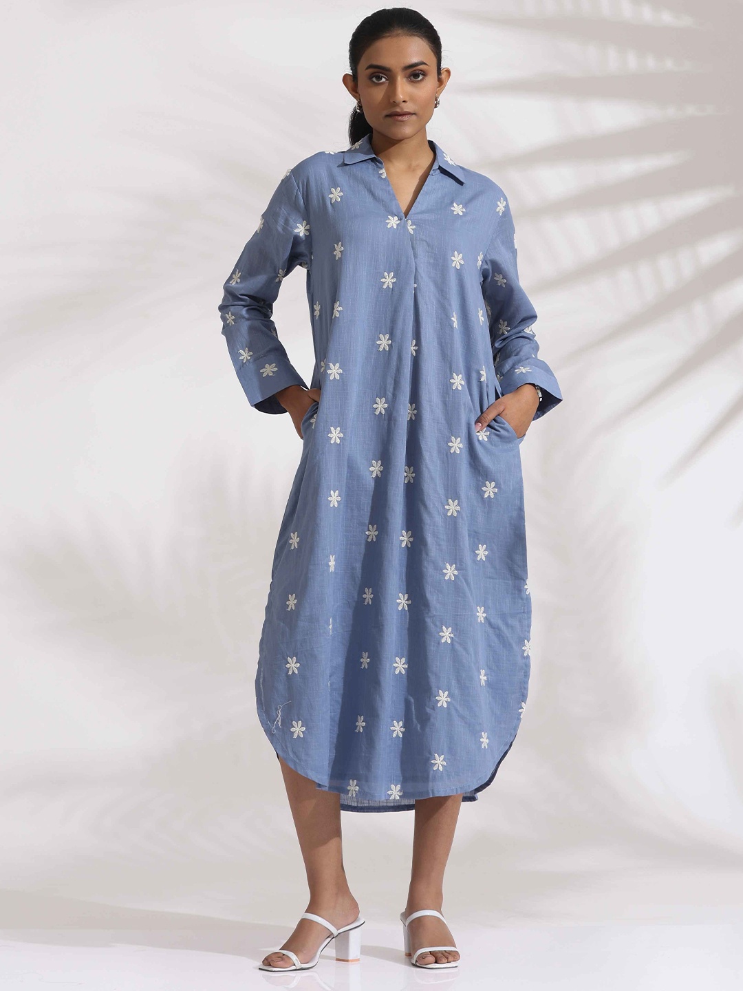 

trueBrowns Women Blue Cotton Floral Embroidered Dress