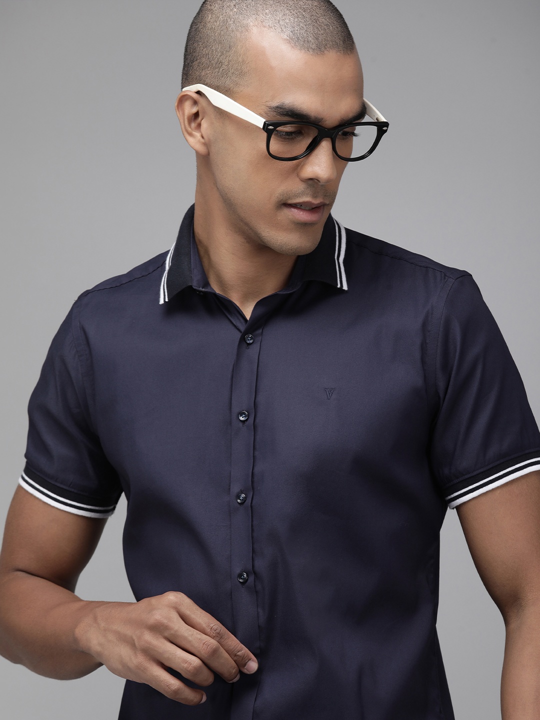

Van Heusen Slim Fit Casual Shirt, Navy blue