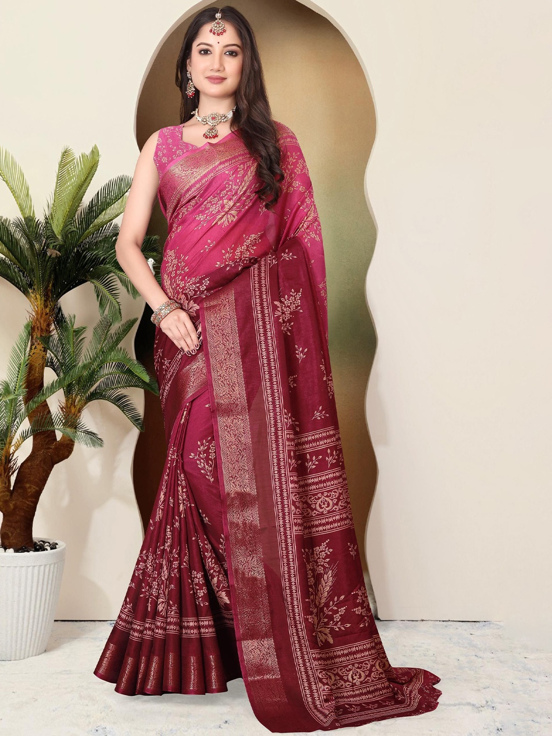 

SUPERLAXMI Floral Printed Zari Saree, Pink