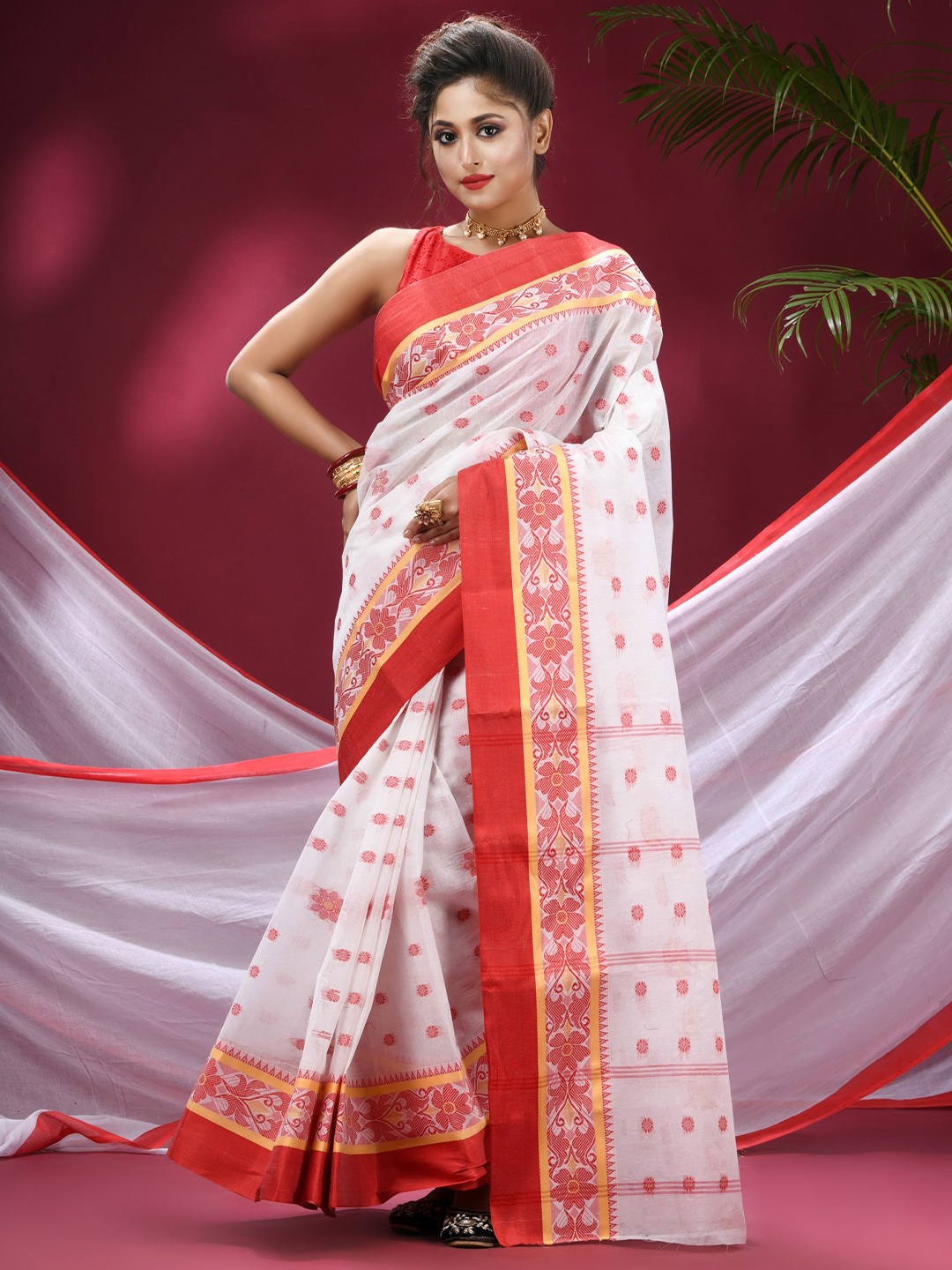 

TANTLOOM Woven Design Pure Cotton Taant Saree, White