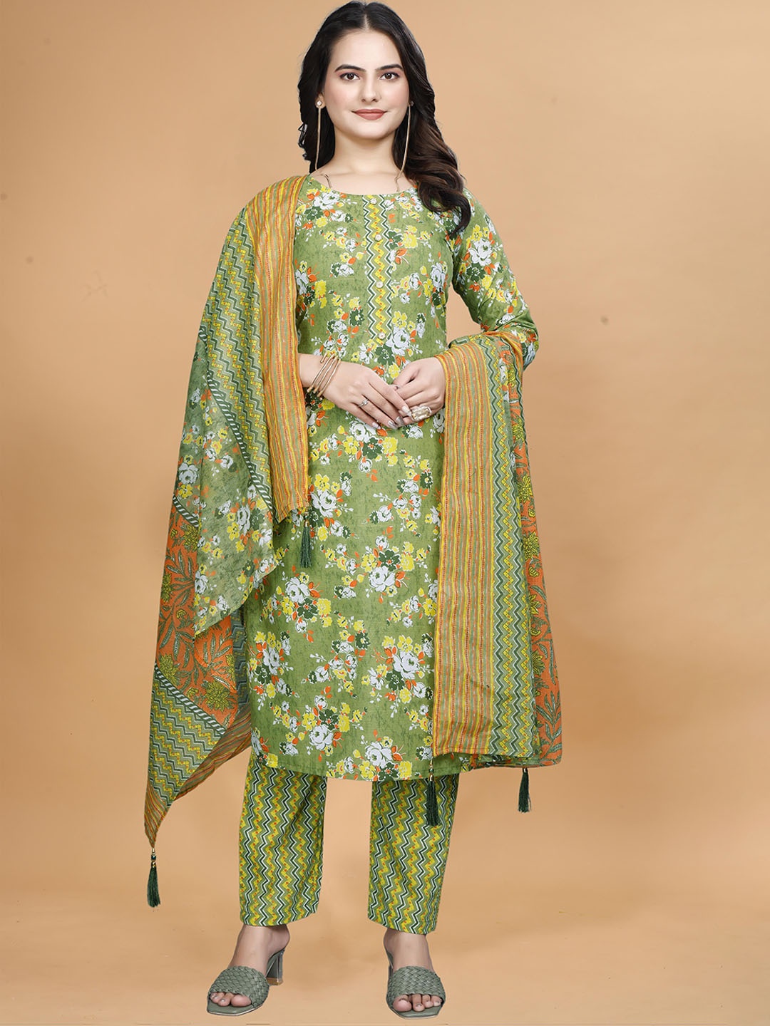 

Siya Fashion Floral Printed Straight Kurta With Trouser & Dupatta, Green