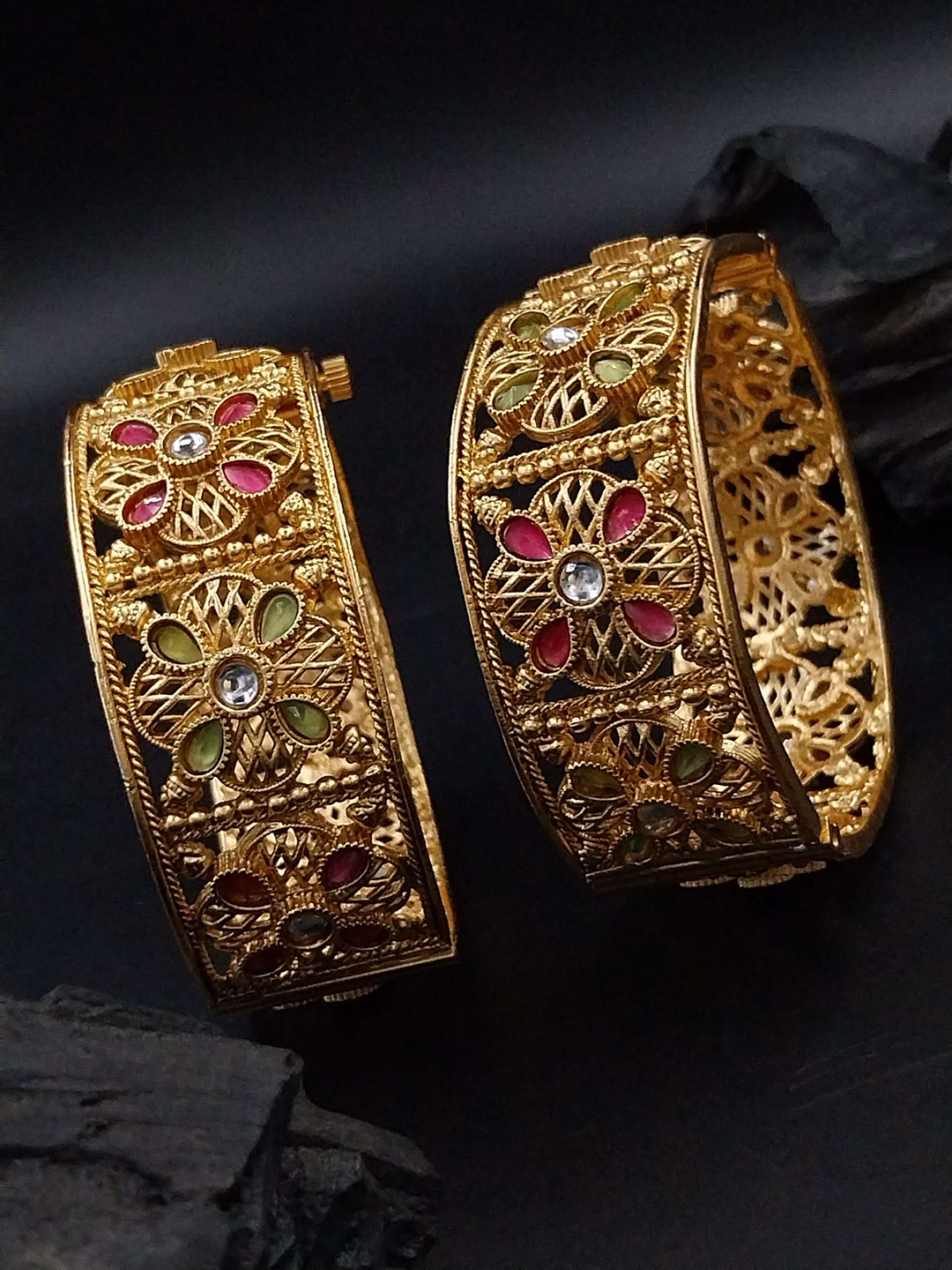 

Anouk Set Of 2 Gold-Plated Kundan-Studded Openable Jaipuri Wedding Bangles