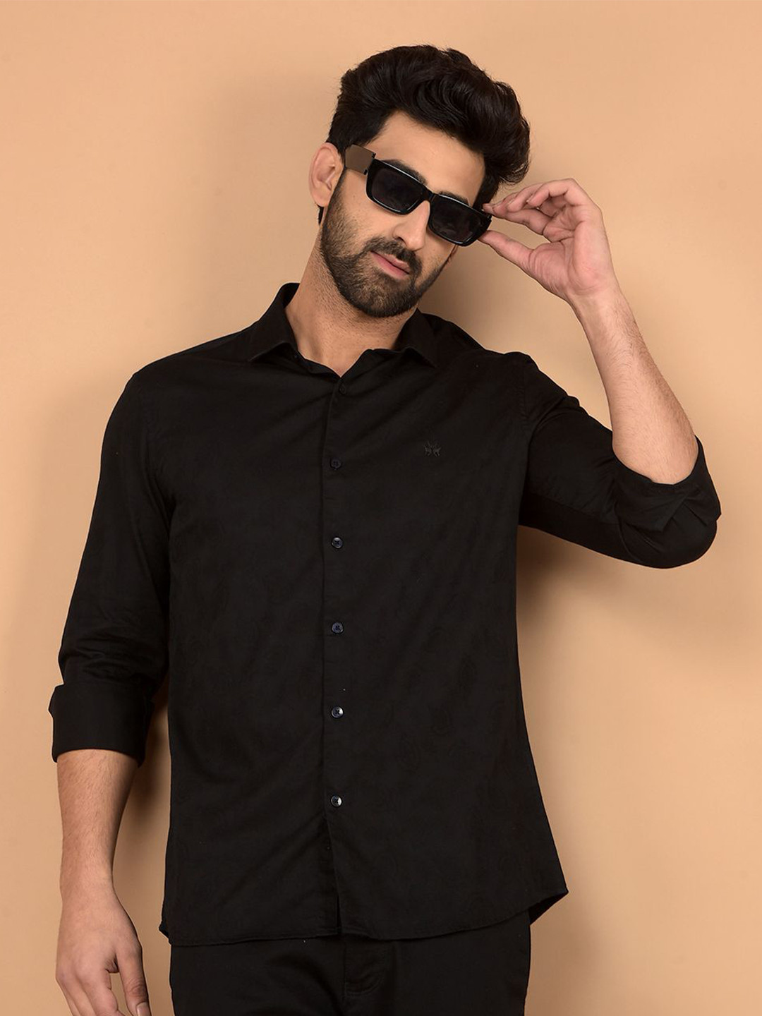

Crimsoune Club Men Classic Fit Spread Collar Textured Cotton Casual Shirt, Black