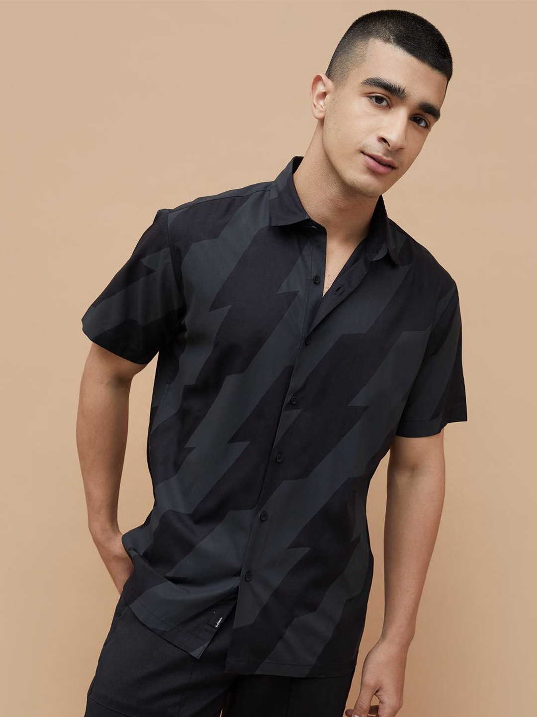 

Bossini Men Spread Collar Abstract Printed Cotton Casual Shirt, Black