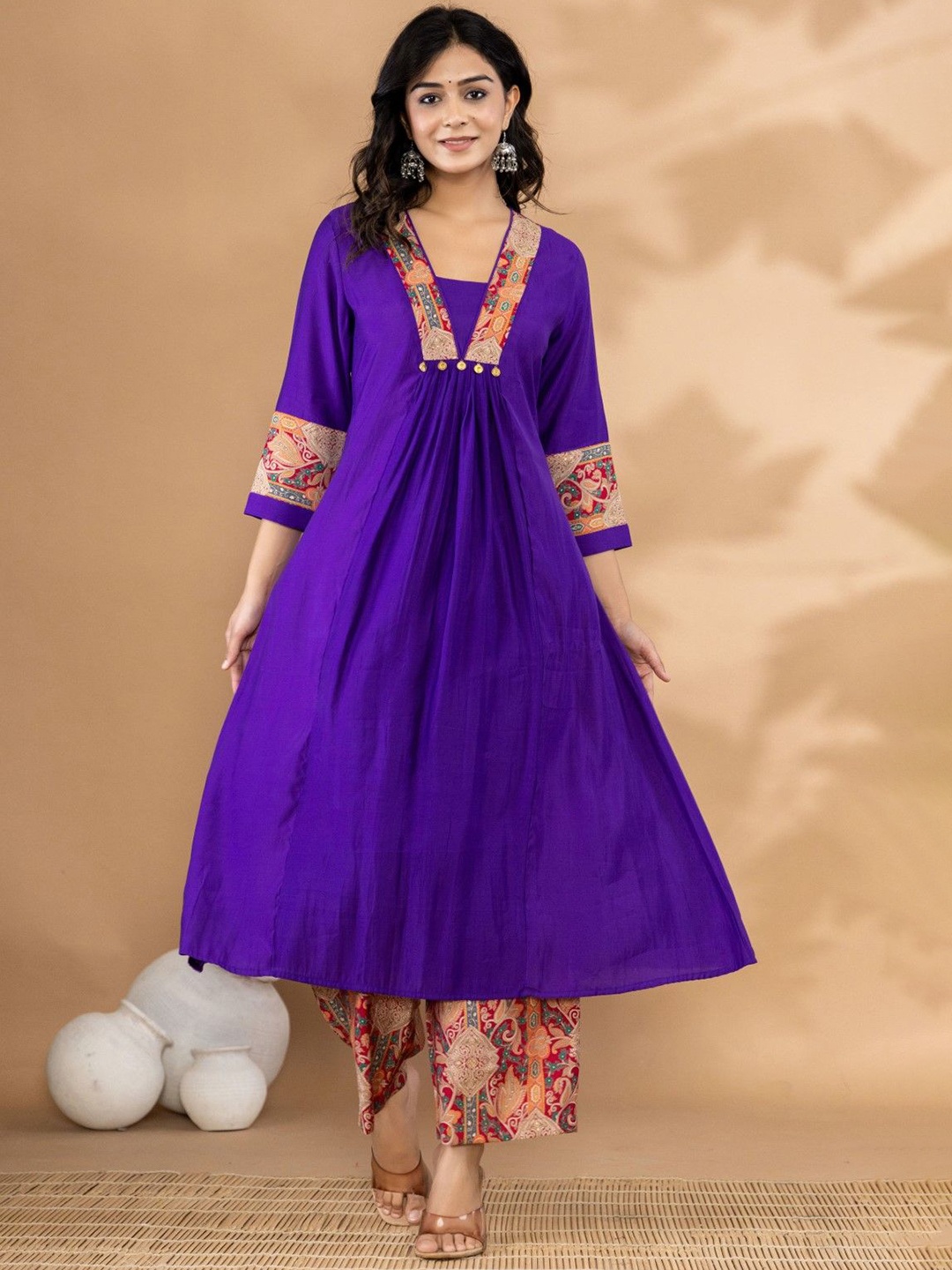 

AUTUMN LANE Yoke Design V-Neck Kurta With Palazzo, Purple