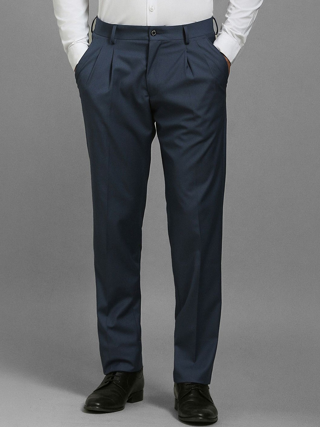 

Louis Philippe Men Regular Fit Pleated Formal Trouser, Navy blue