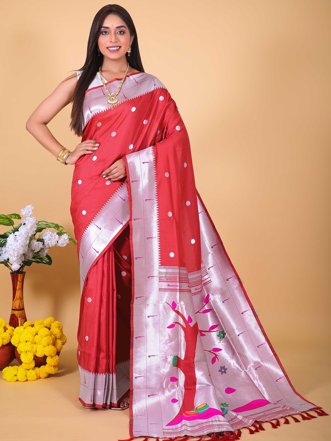 

DIVASTRI Woven Design Zari Paithani Saree With Unstitched Blouse Piece, Red