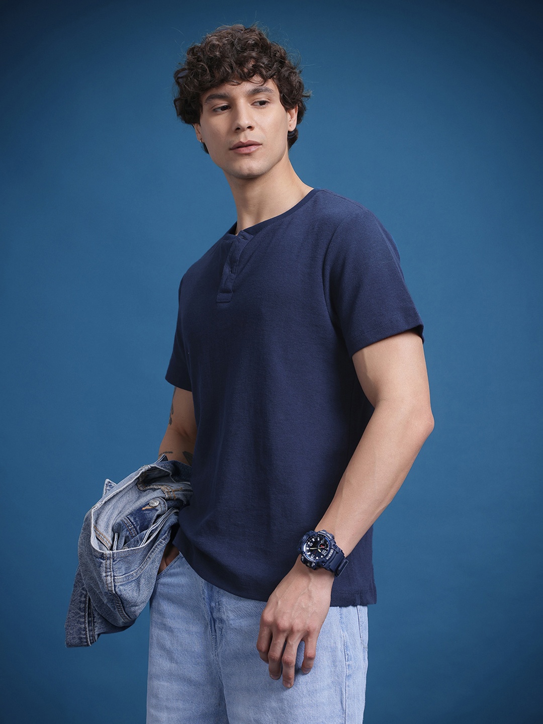

The Roadster Lifestyle Co. Solid Henley Neck T-shirt, Navy blue