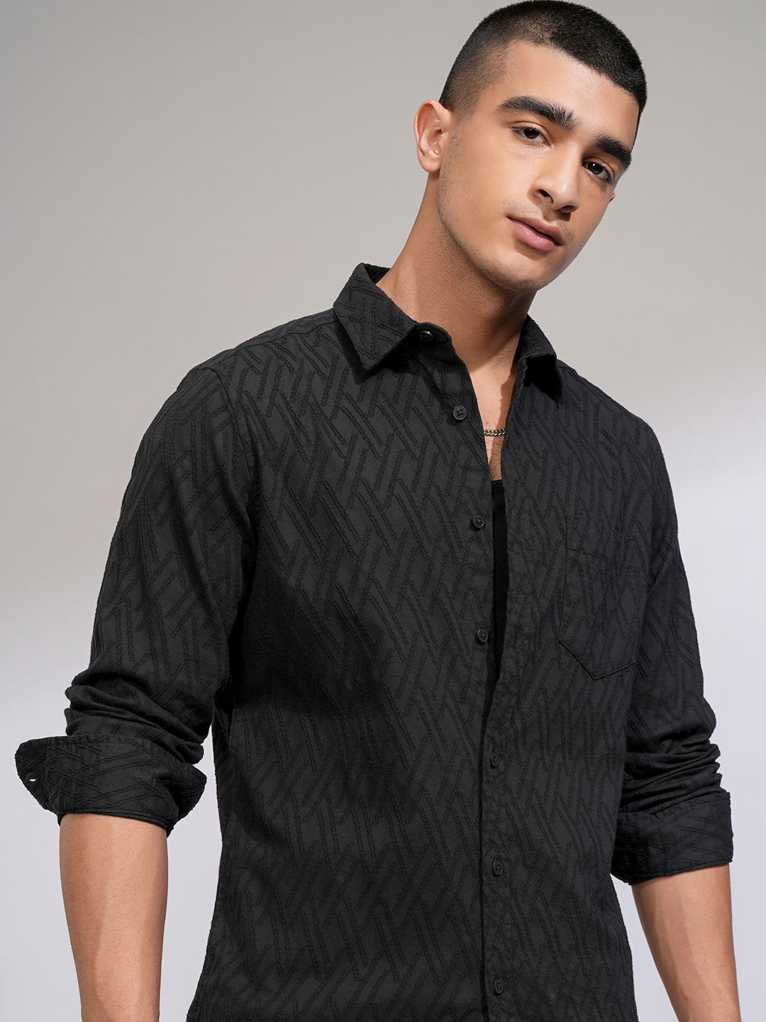

HIGHLANDER Men Textured Embroidered Casual Shirt, Black